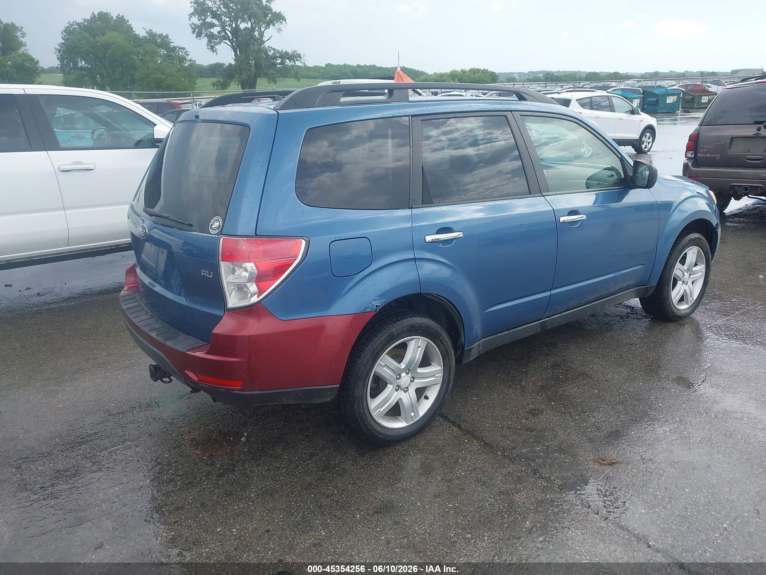 2010 Subaru Forester 2.5x Premium Blue vin: JF2SH6CCXAH914576