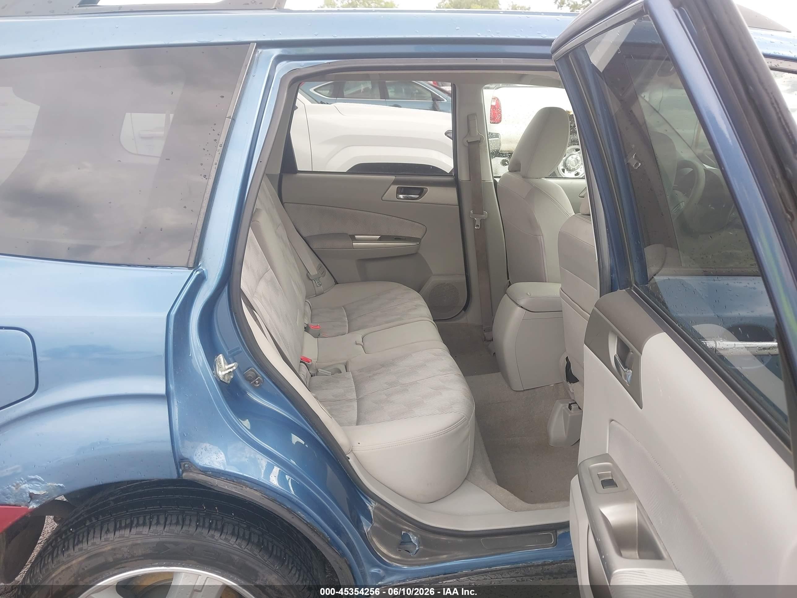 2010 Subaru Forester 2.5x Premium Blue vin: JF2SH6CCXAH914576