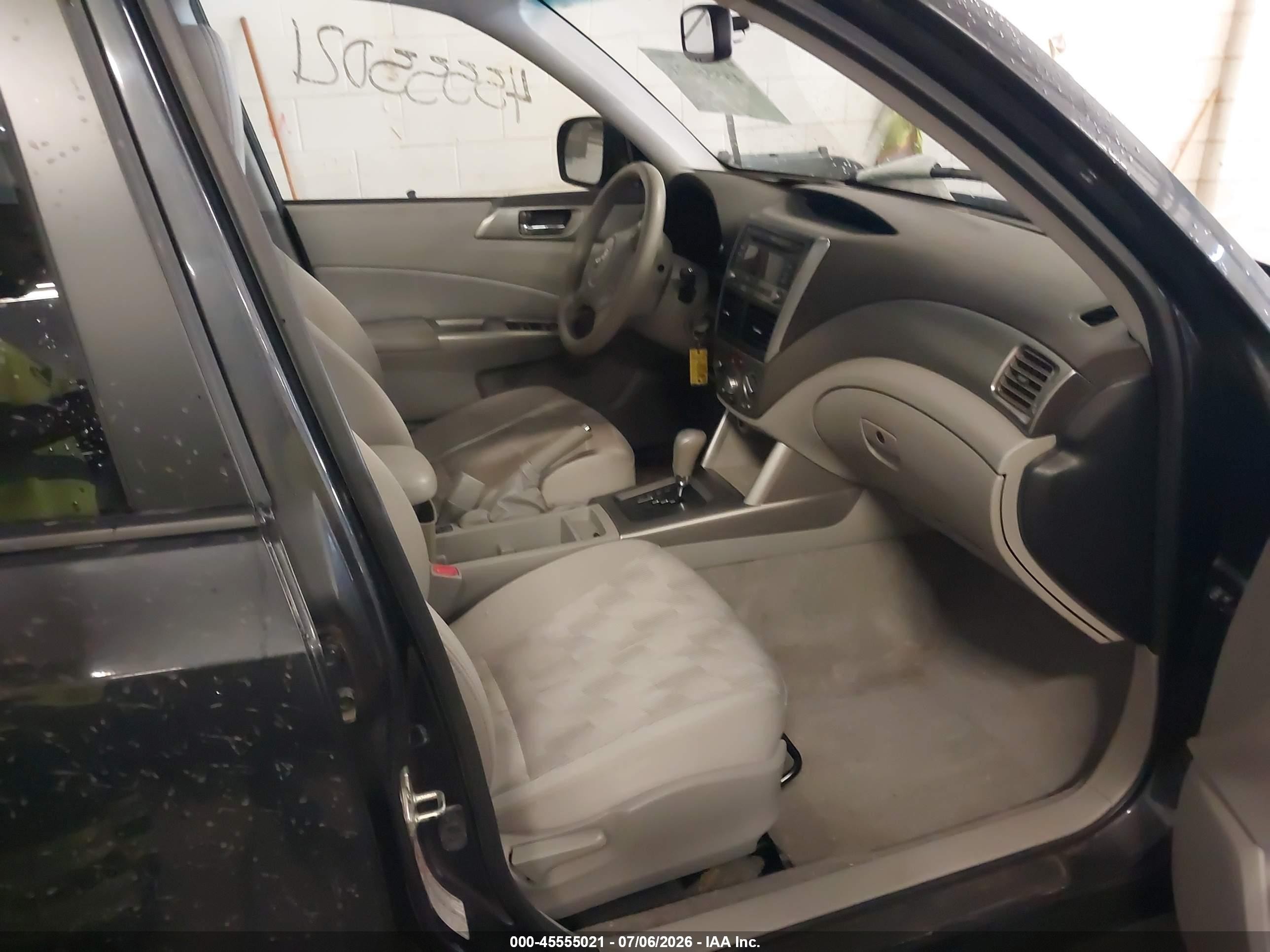 2010 Subaru Forester 2.5x Premium Gray vin: JF2SH6CCXAH917638