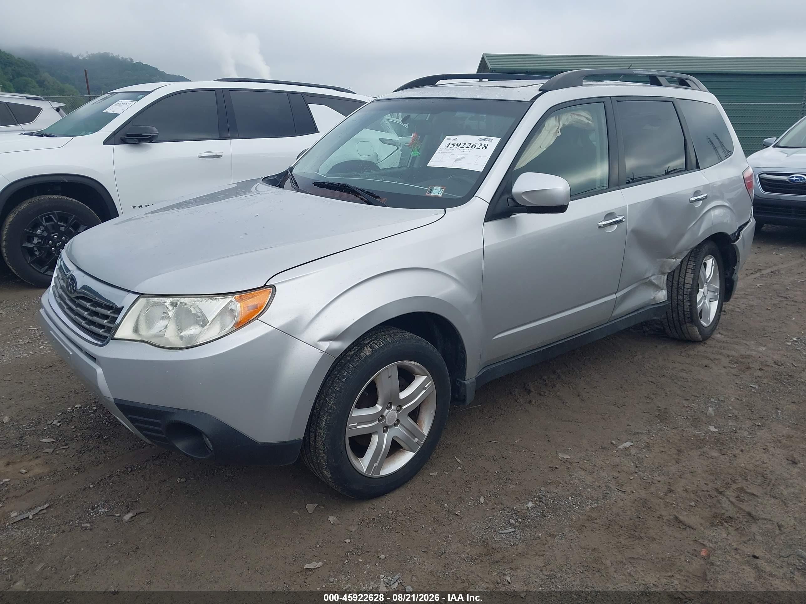 2010 Subaru Forester 2.5x Limited Silver vin: JF2SH6DC0AH769790