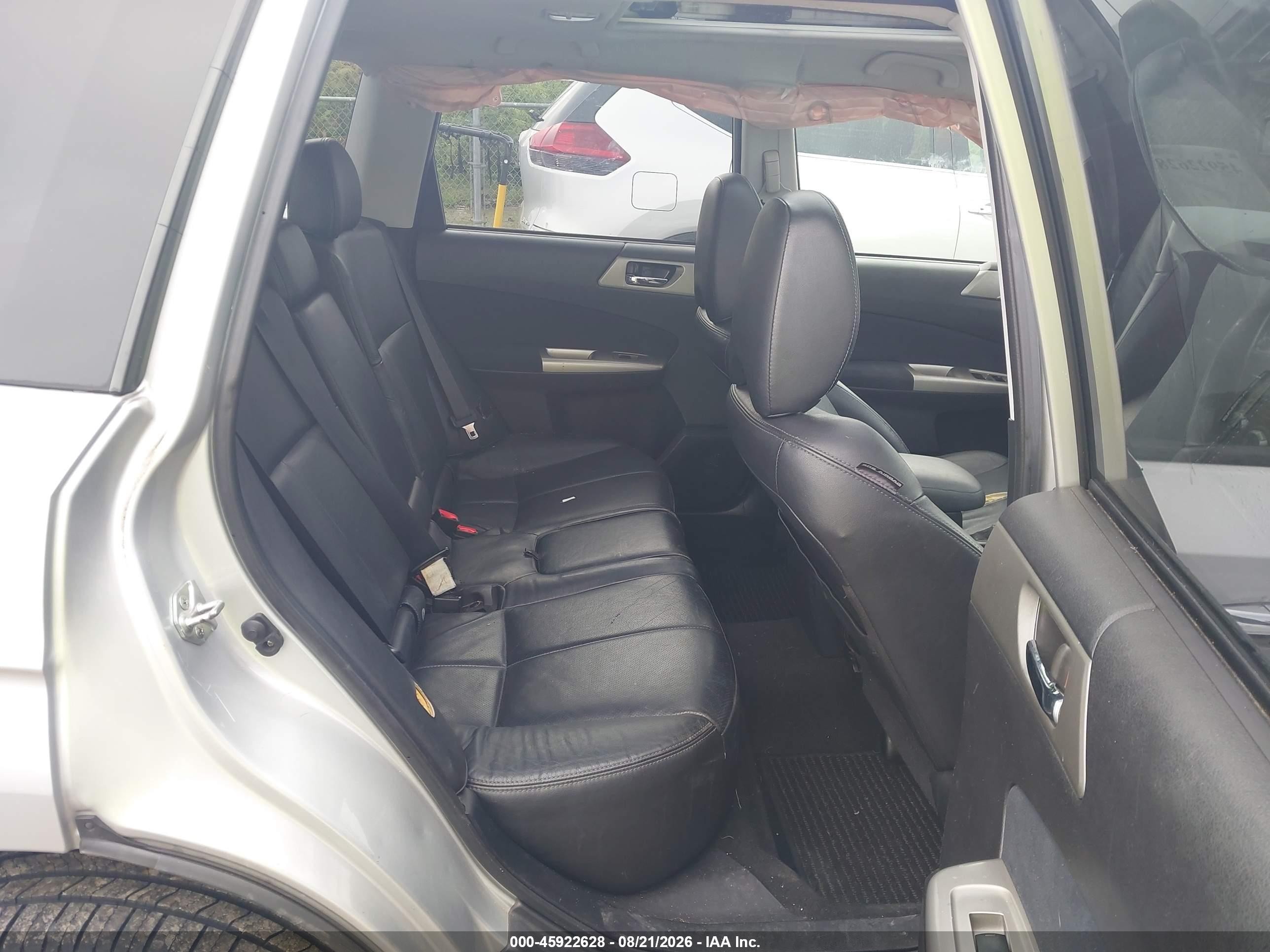 2010 Subaru Forester 2.5x Limited Silver vin: JF2SH6DC0AH769790