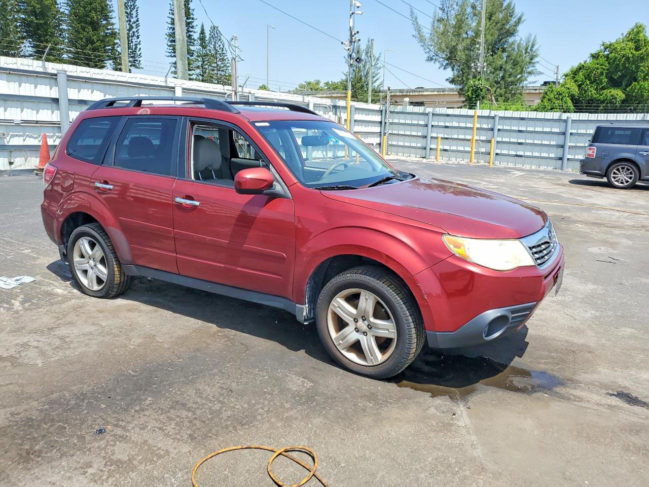 2010 Subaru Forester 2.5x Limited Red vin: JF2SH6DC0AH779526