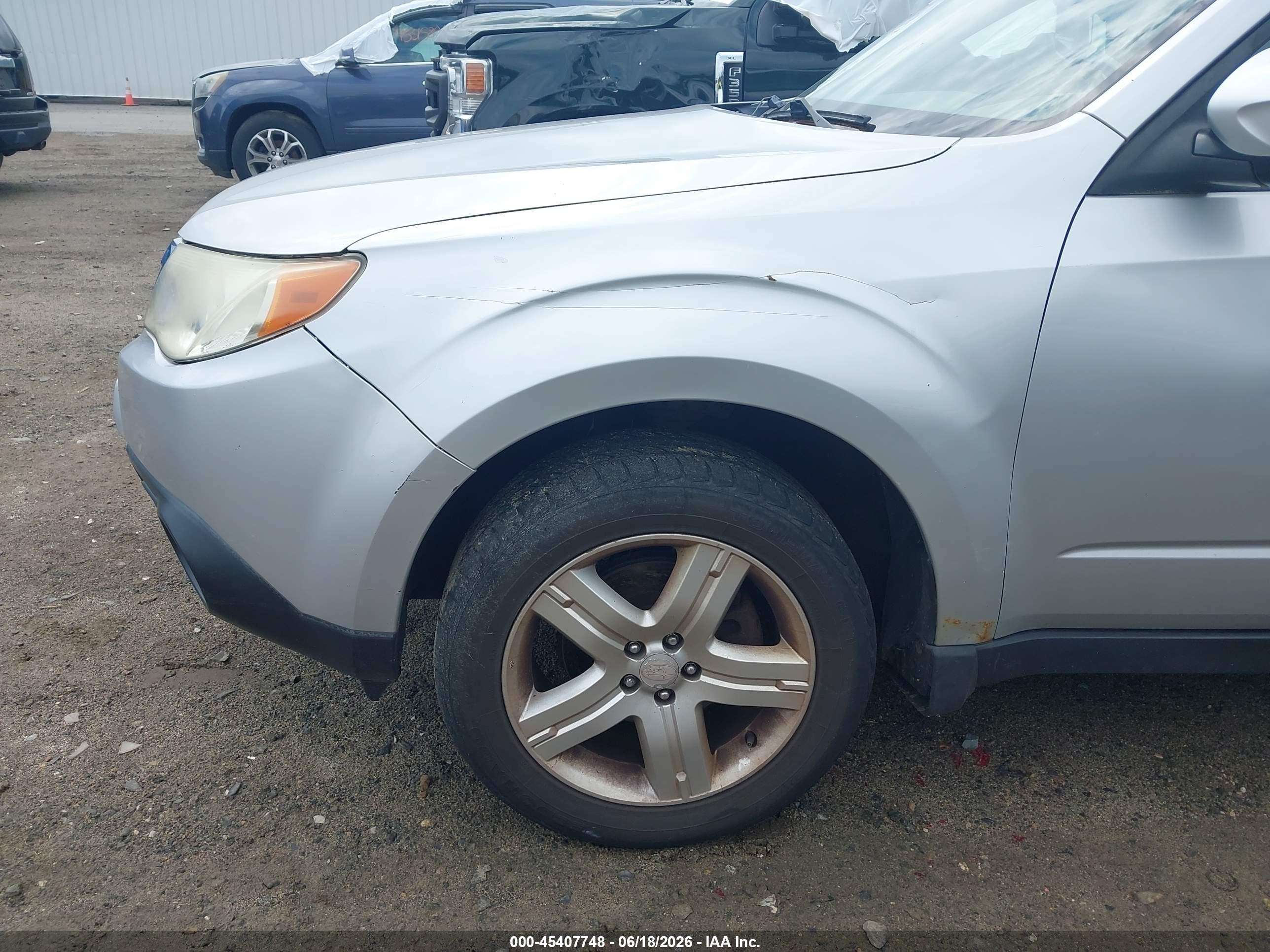 2010 Subaru Forester 2.5x Limited Silver vin: JF2SH6DC0AH916402