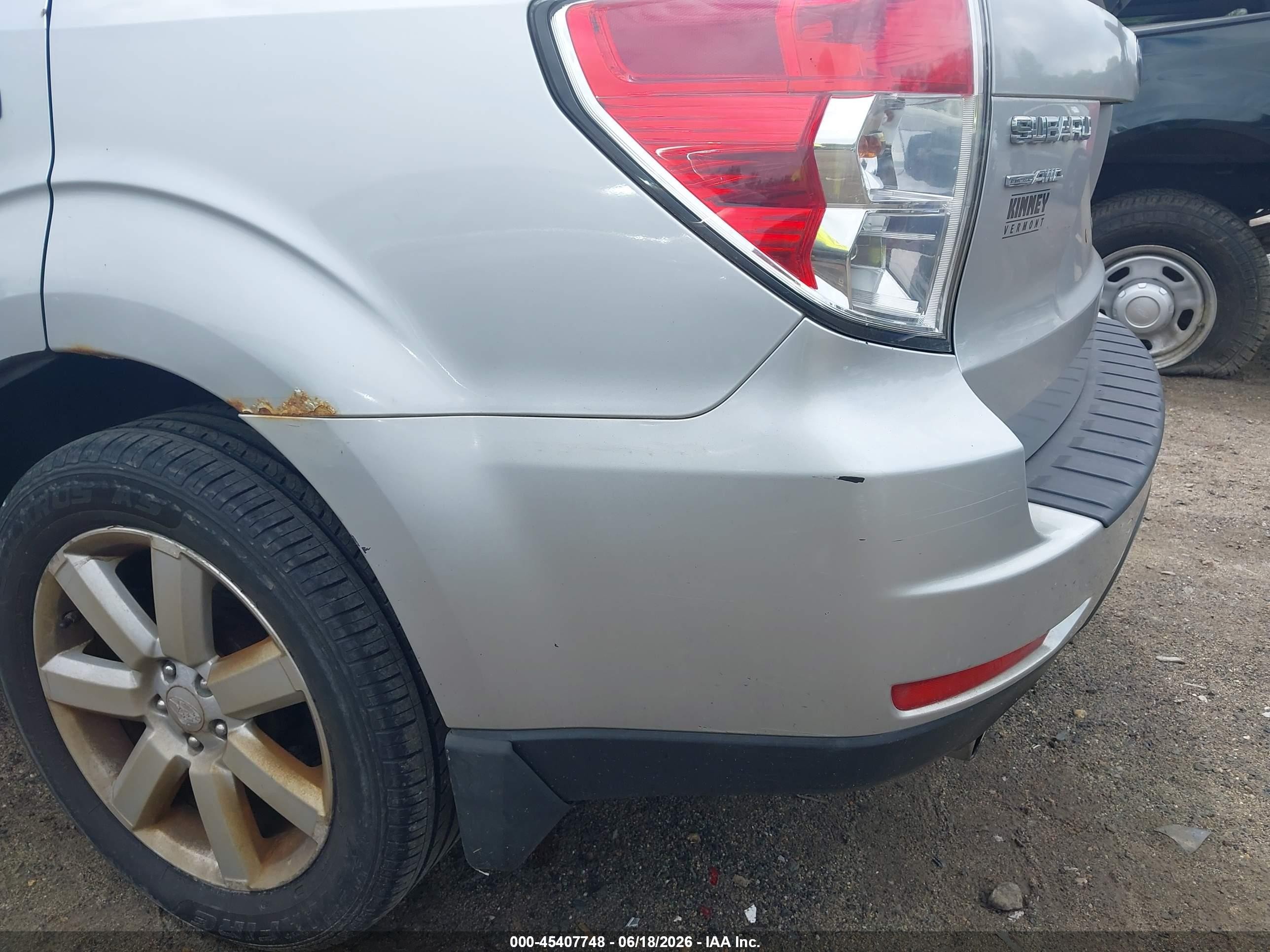 2010 Subaru Forester 2.5x Limited Silver vin: JF2SH6DC0AH916402