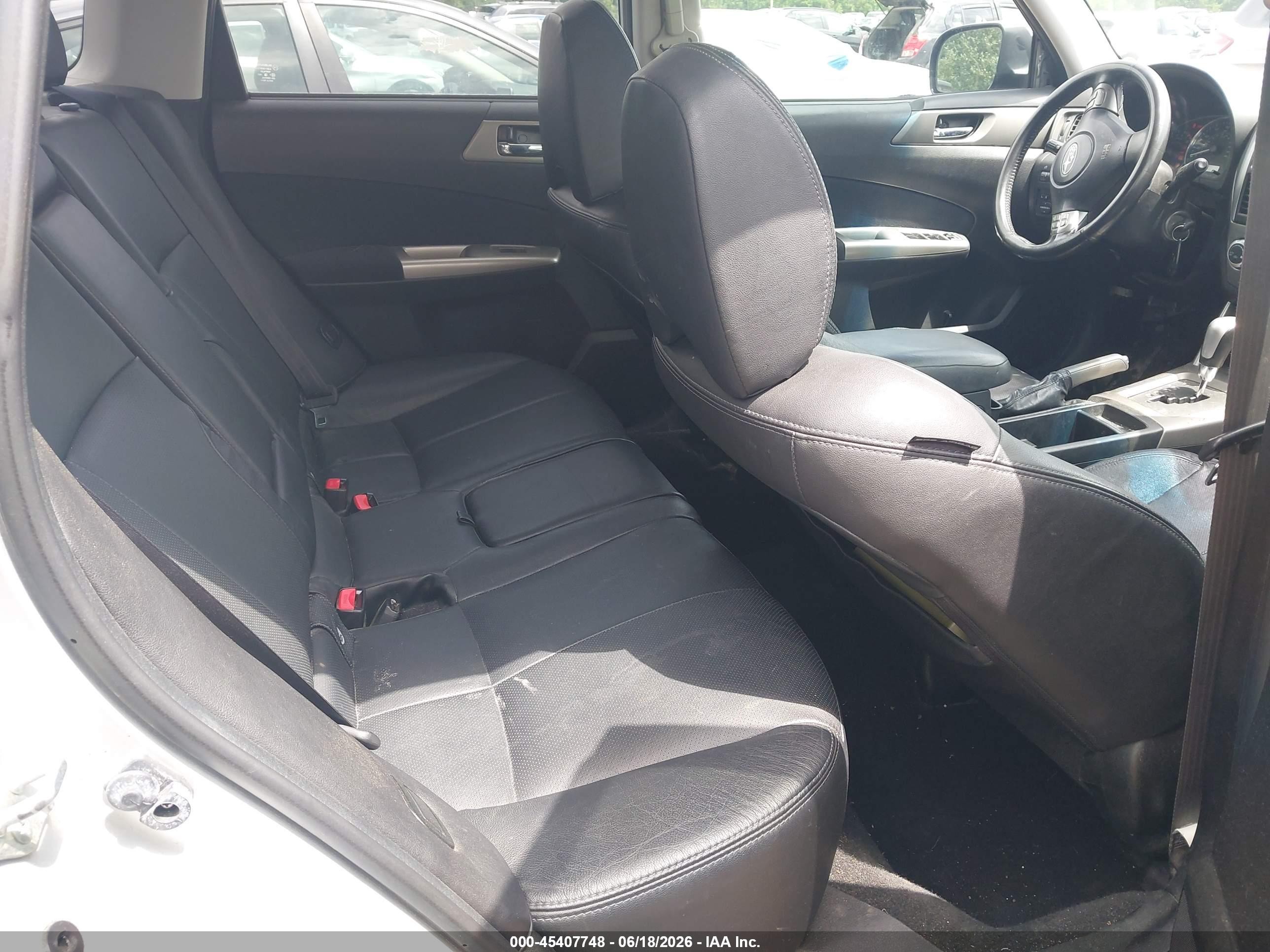 2010 Subaru Forester 2.5x Limited Silver vin: JF2SH6DC0AH916402