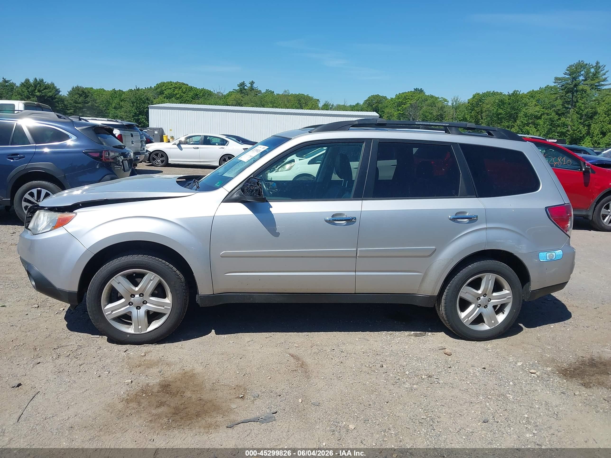 2010 Subaru Forester 2.5x Limited Silver vin: JF2SH6DC1AH703930