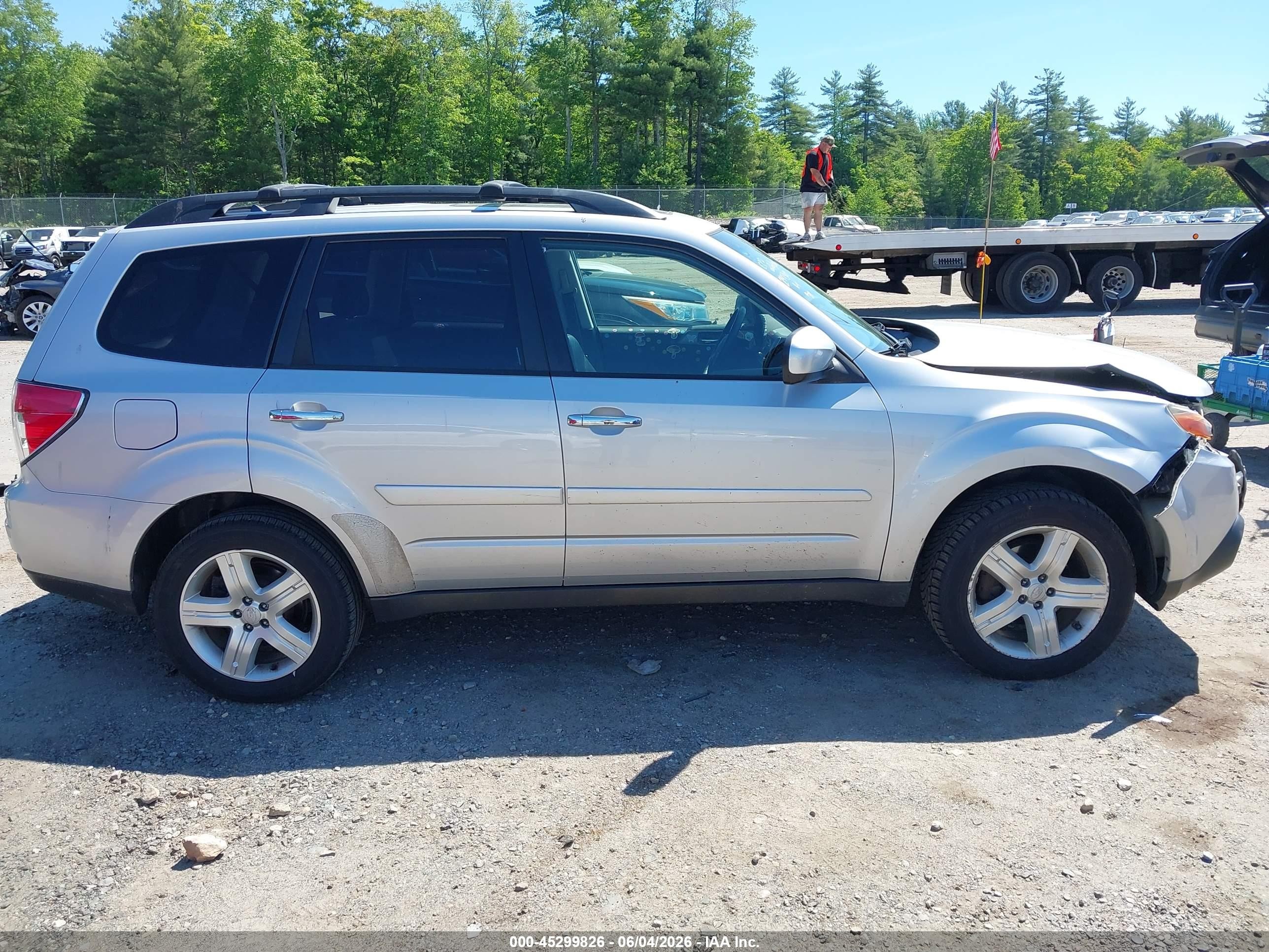 2010 Subaru Forester 2.5x Limited Silver vin: JF2SH6DC1AH703930