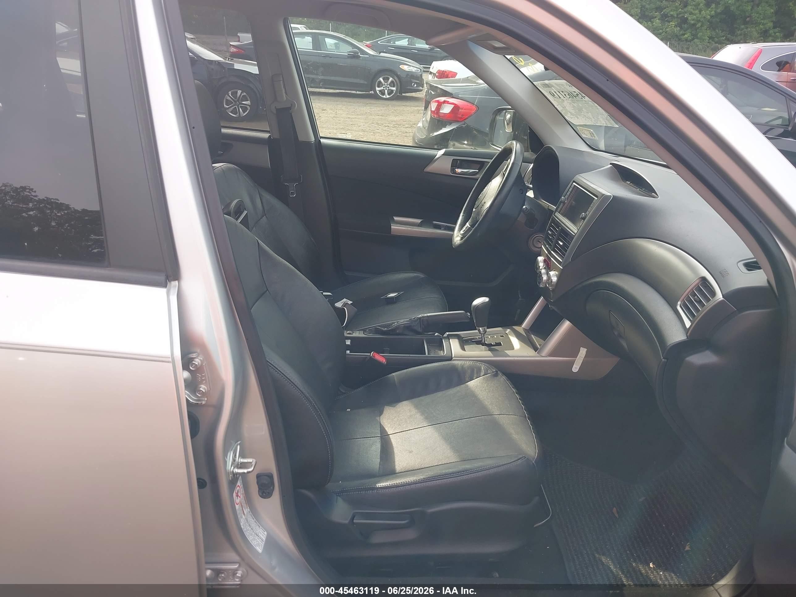 2010 Subaru Forester 2.5x Limited Silver vin: JF2SH6DC1AH717410