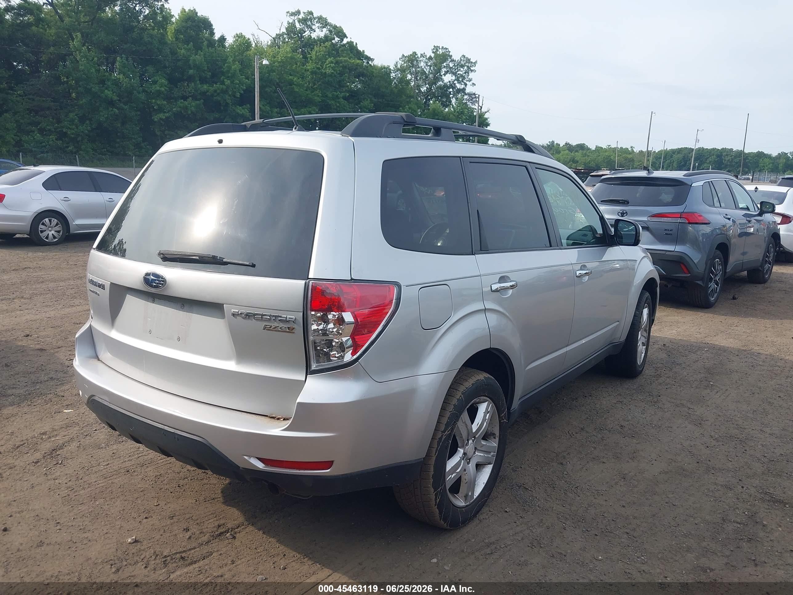 2010 Subaru Forester 2.5x Limited Silver vin: JF2SH6DC1AH717410