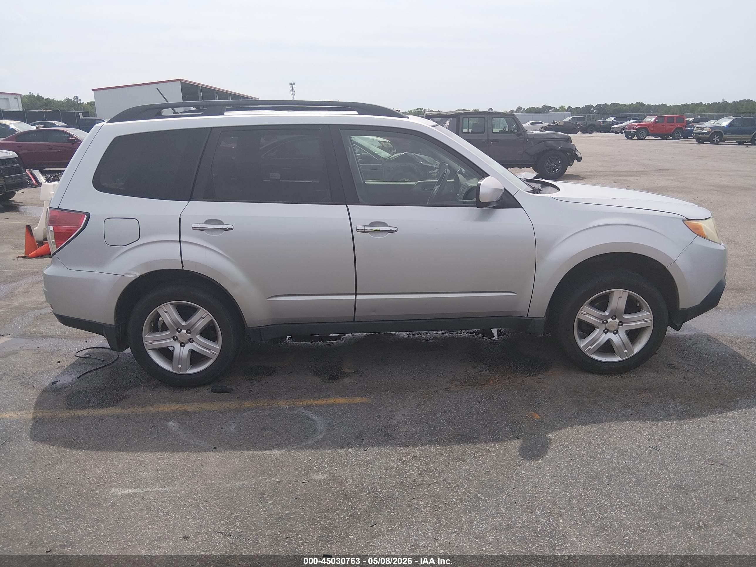 2010 Subaru Forester 2.5x Limited Серебряный vin: JF2SH6DC1AH719190