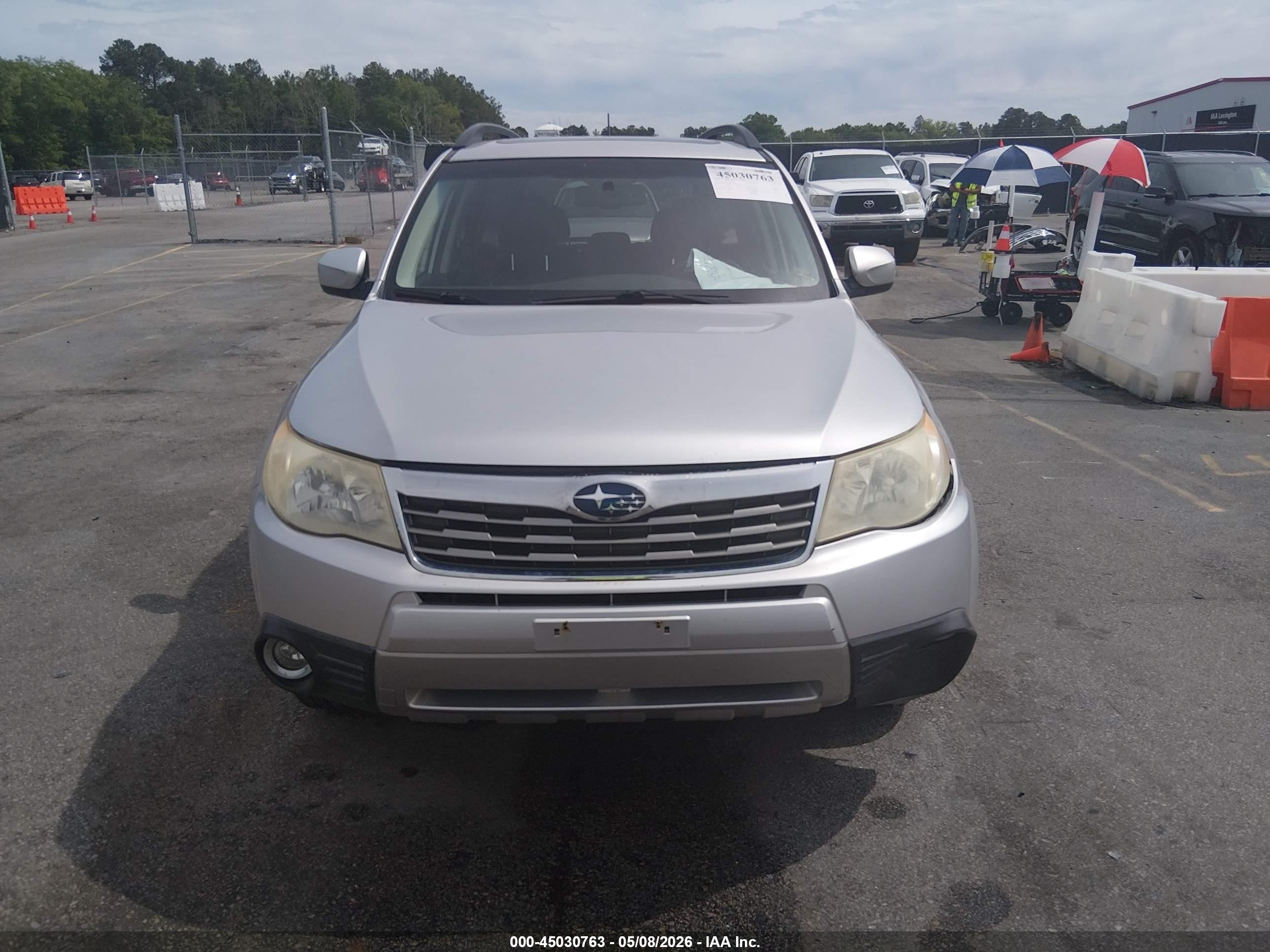2010 Subaru Forester 2.5x Limited Серебряный vin: JF2SH6DC1AH719190