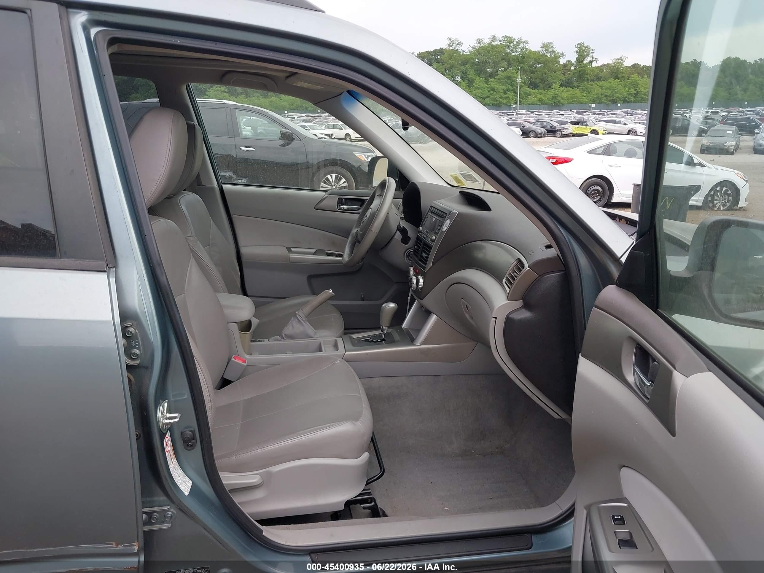 2010 Subaru Forester 2.5x Limited Gray vin: JF2SH6DC2AH791418