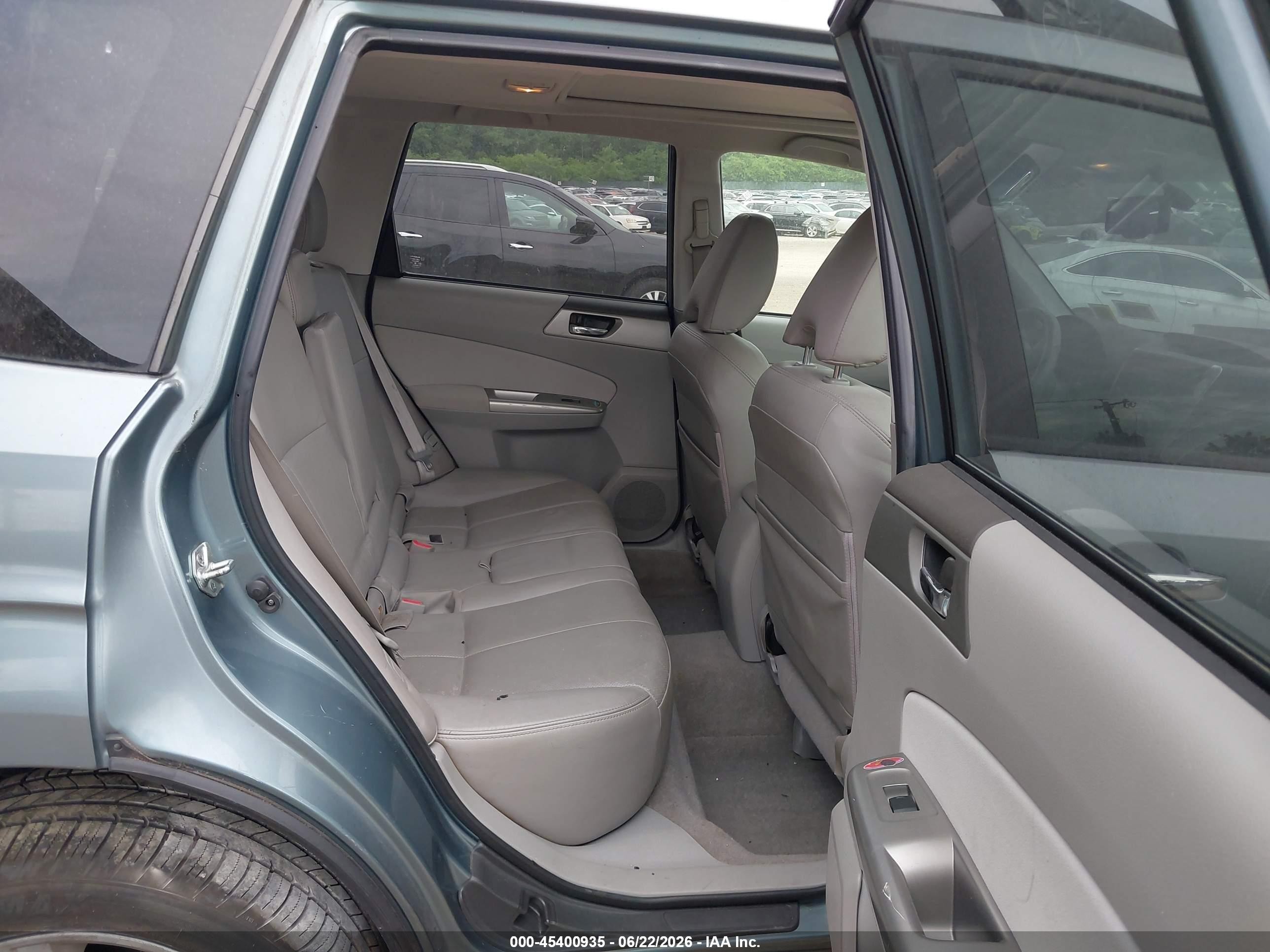2010 Subaru Forester 2.5x Limited Gray vin: JF2SH6DC2AH791418