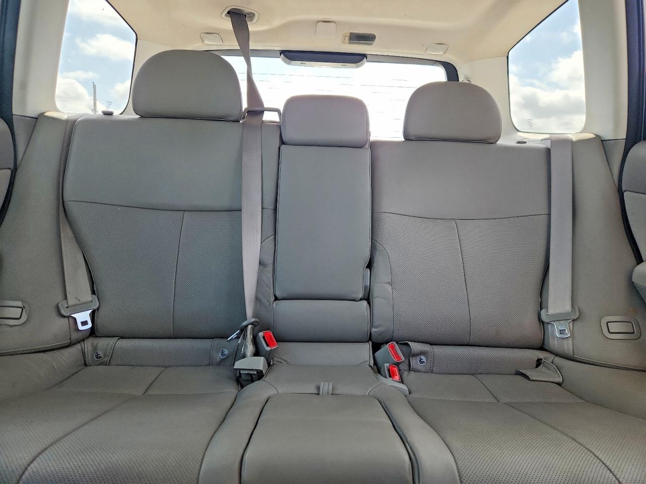 2010 Subaru Forester 2.5x Limited Silver vin: JF2SH6DC2AH901030