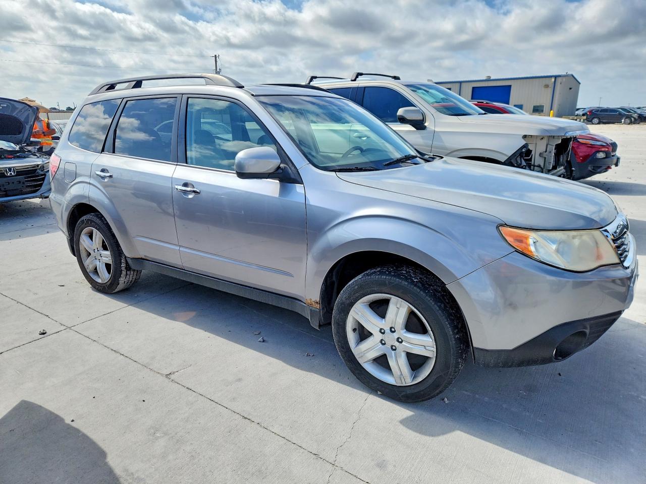 2010 Subaru Forester 2.5x Limited Silver vin: JF2SH6DC2AH901030