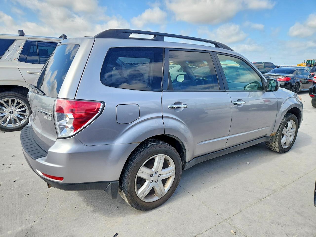 2010 Subaru Forester 2.5x Limited Silver vin: JF2SH6DC2AH901030