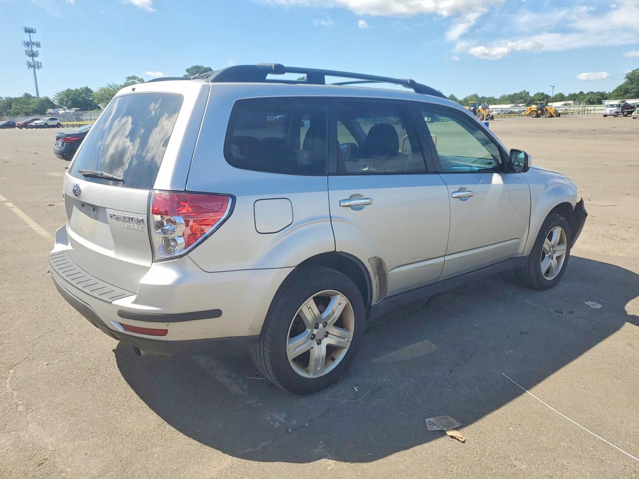 2010 Subaru Forester 2.5x Limited Silver vin: JF2SH6DC2AH902260