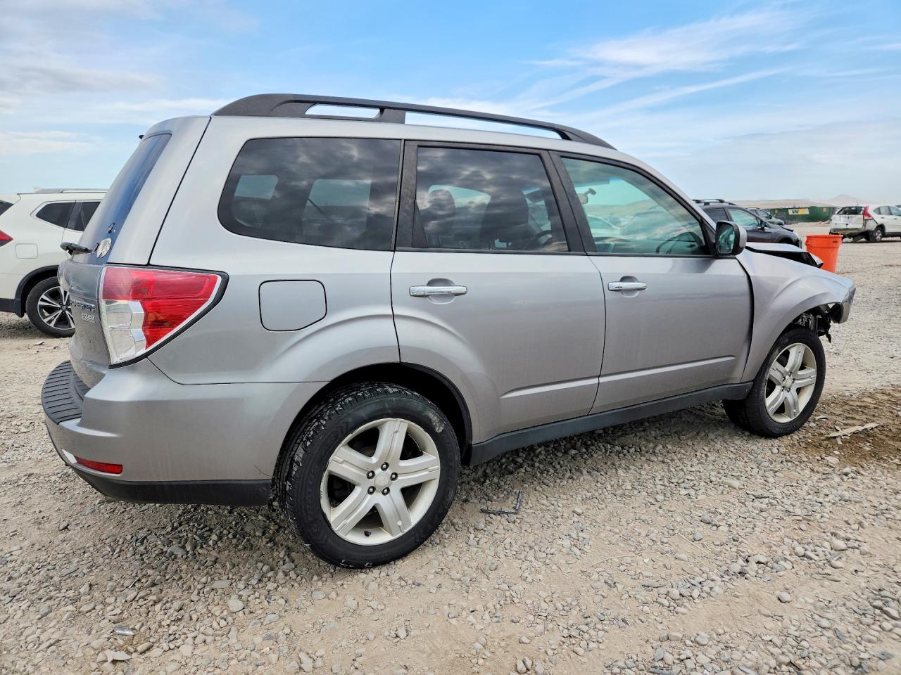 2010 Subaru Forester 2.5x Limited Silver vin: JF2SH6DC2AH912092
