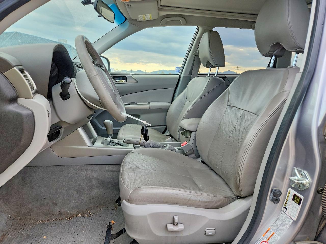 2010 Subaru Forester 2.5x Limited Silver vin: JF2SH6DC2AH912092