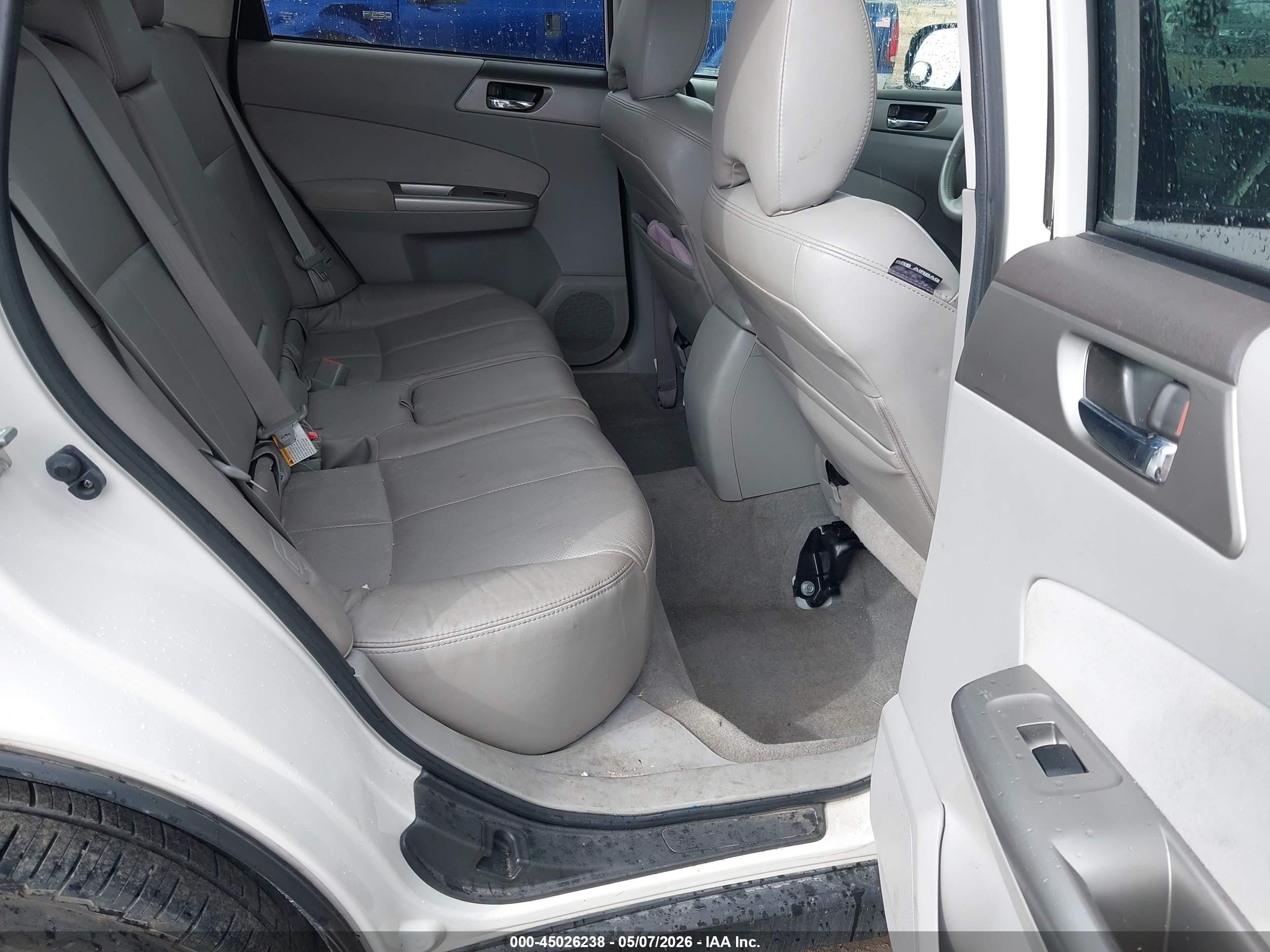 2010 Subaru Forester 2.5x Limited White vin: JF2SH6DC3AH724701