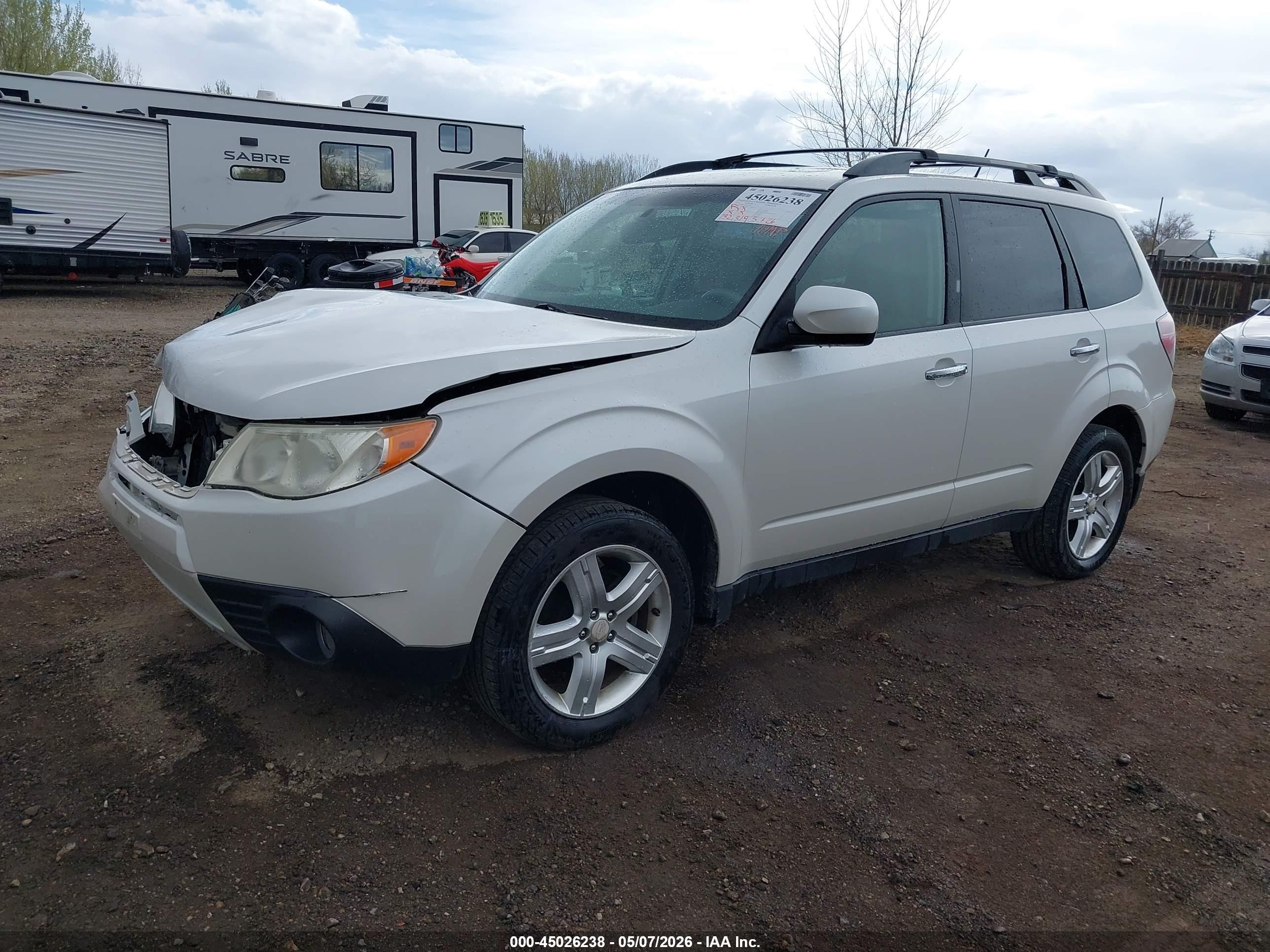 2010 Subaru Forester 2.5x Limited White vin: JF2SH6DC3AH724701