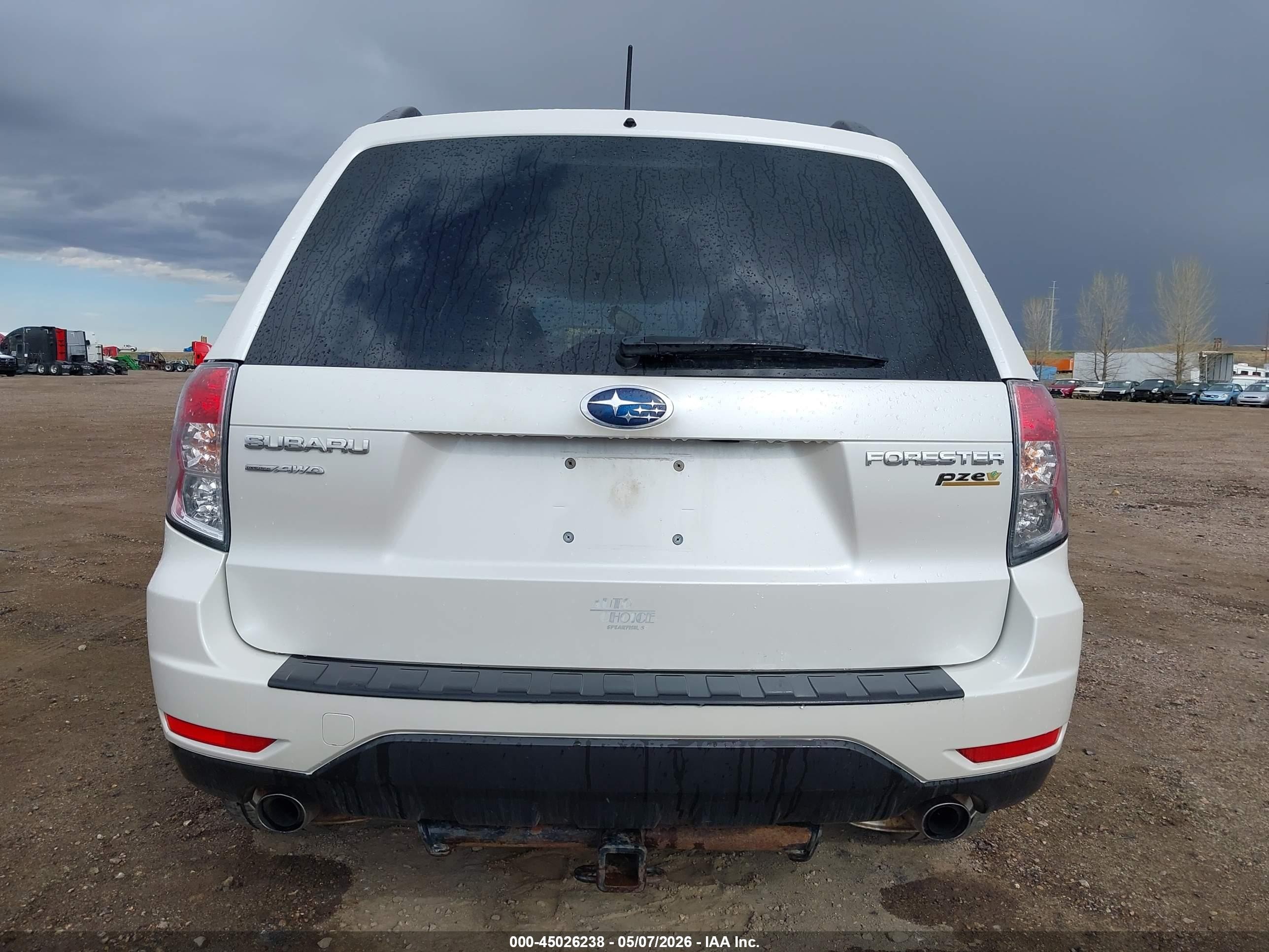 2010 Subaru Forester 2.5x Limited White vin: JF2SH6DC3AH724701