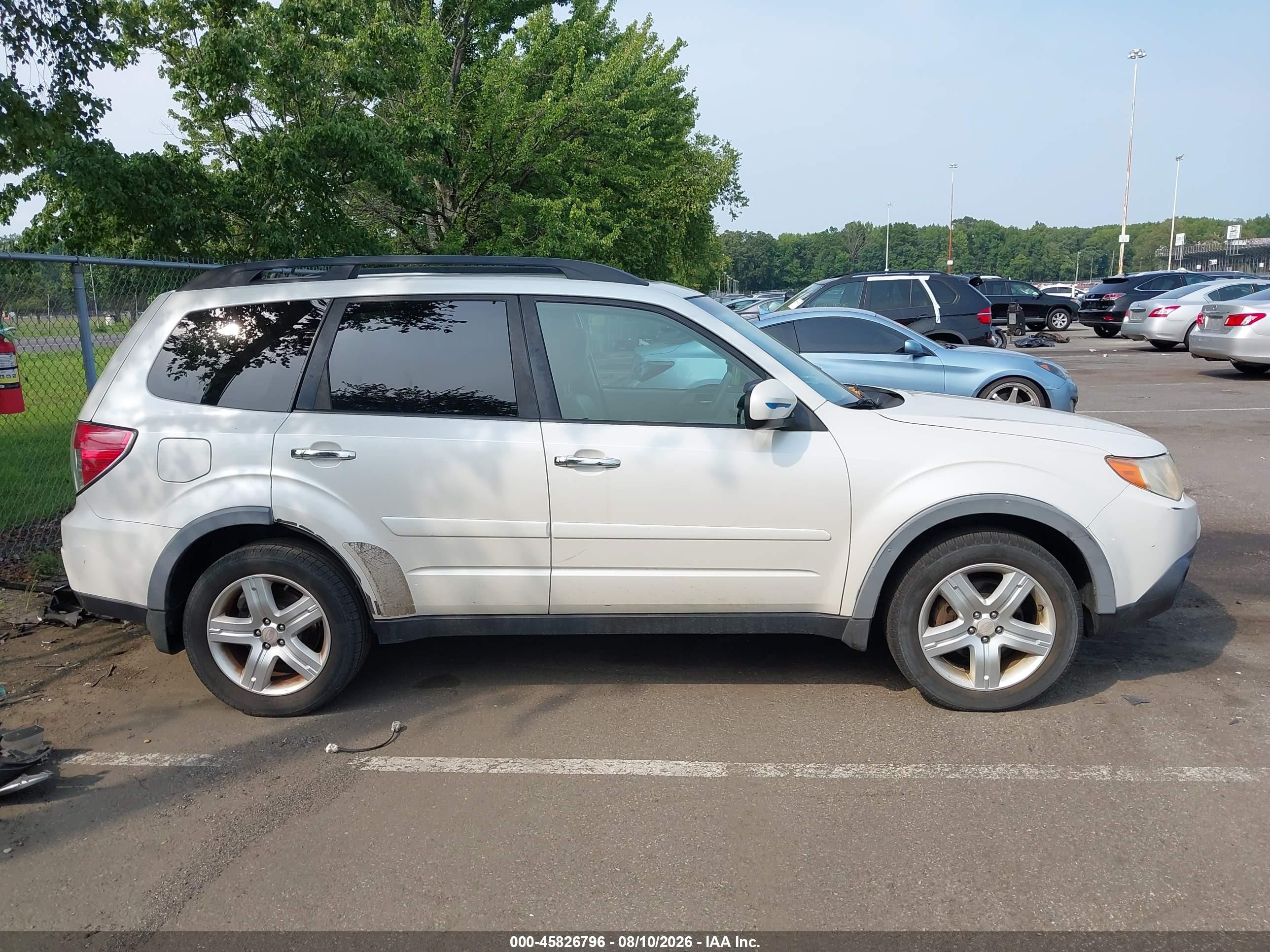 2010 Subaru Forester 2.5x Limited White vin: JF2SH6DC3AH734015