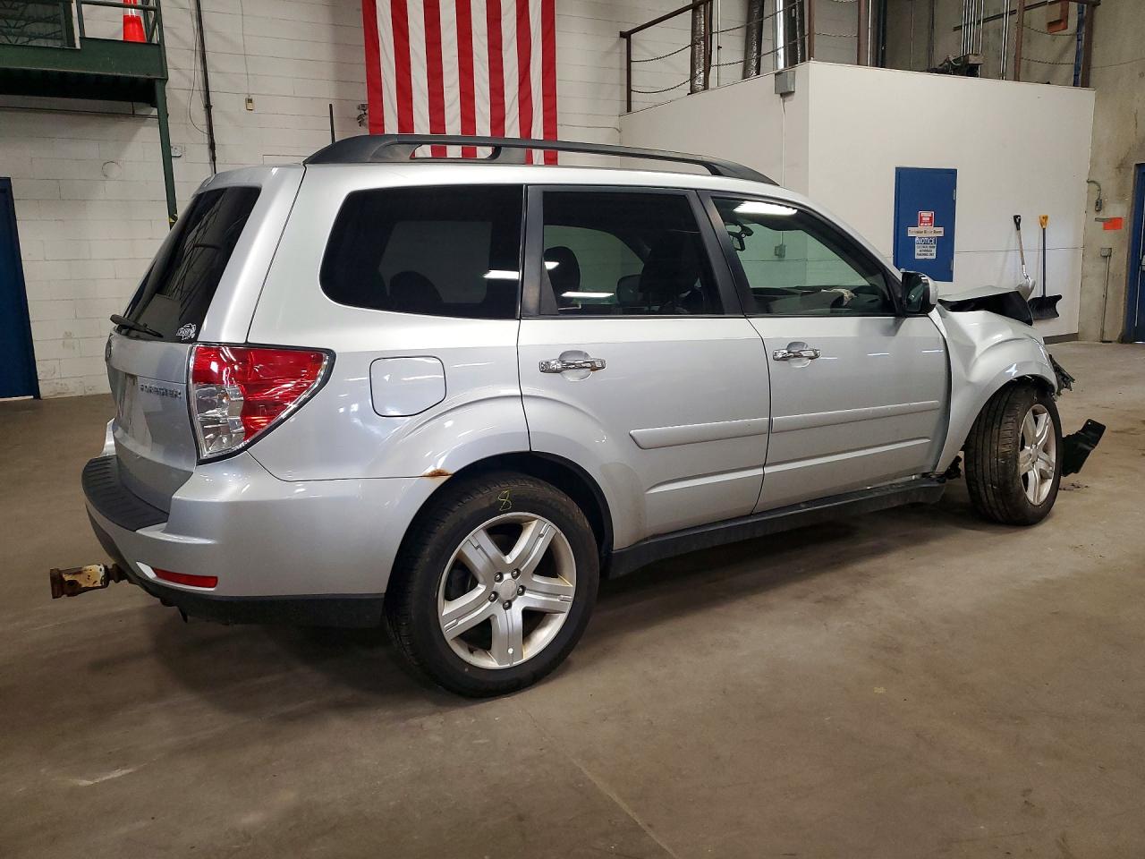 2010 Subaru Forester 2.5x Limited Silver vin: JF2SH6DC3AH760100