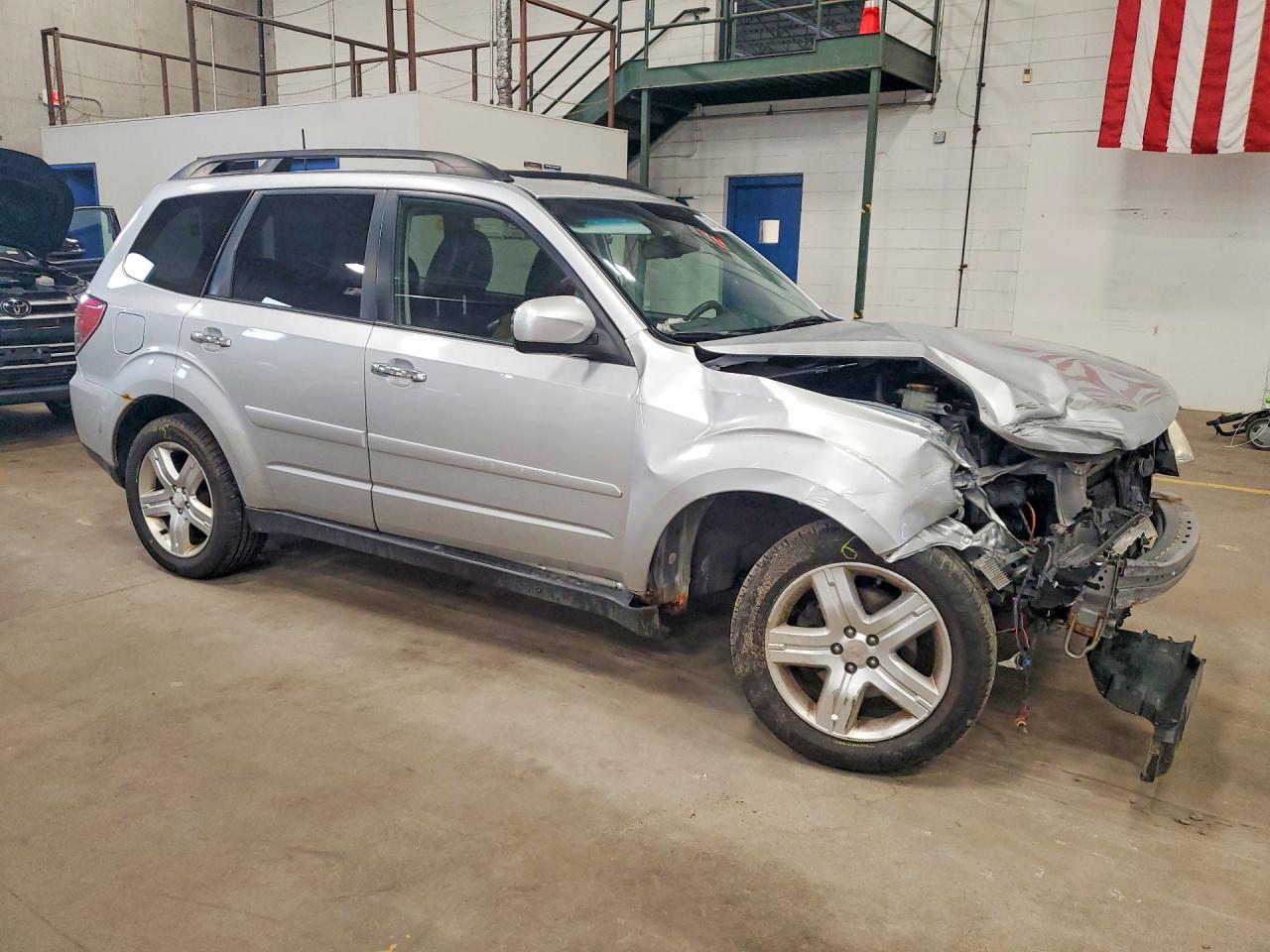 2010 Subaru Forester 2.5x Limited Silver vin: JF2SH6DC3AH760100