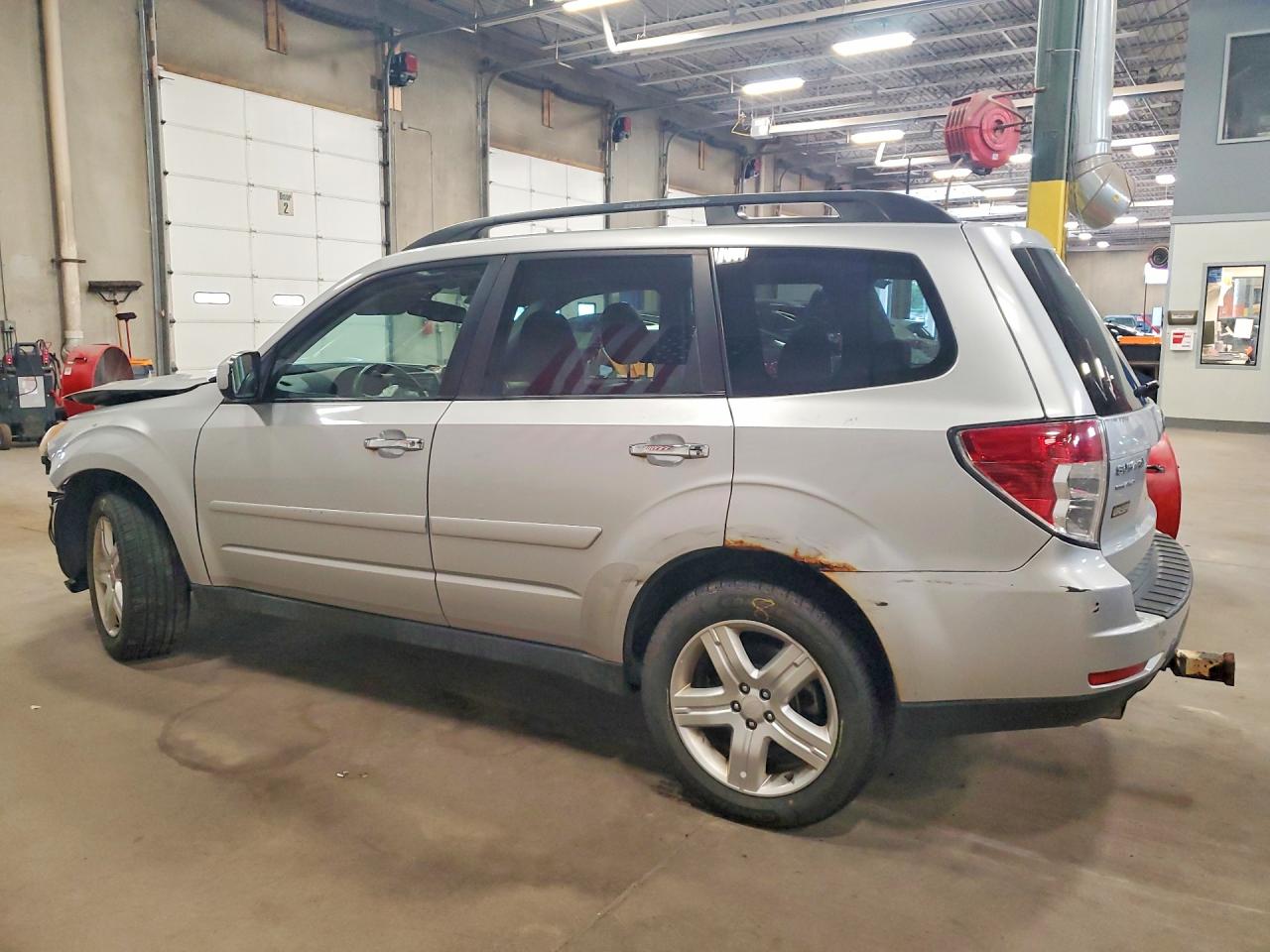 2010 Subaru Forester 2.5x Limited Silver vin: JF2SH6DC3AH760100