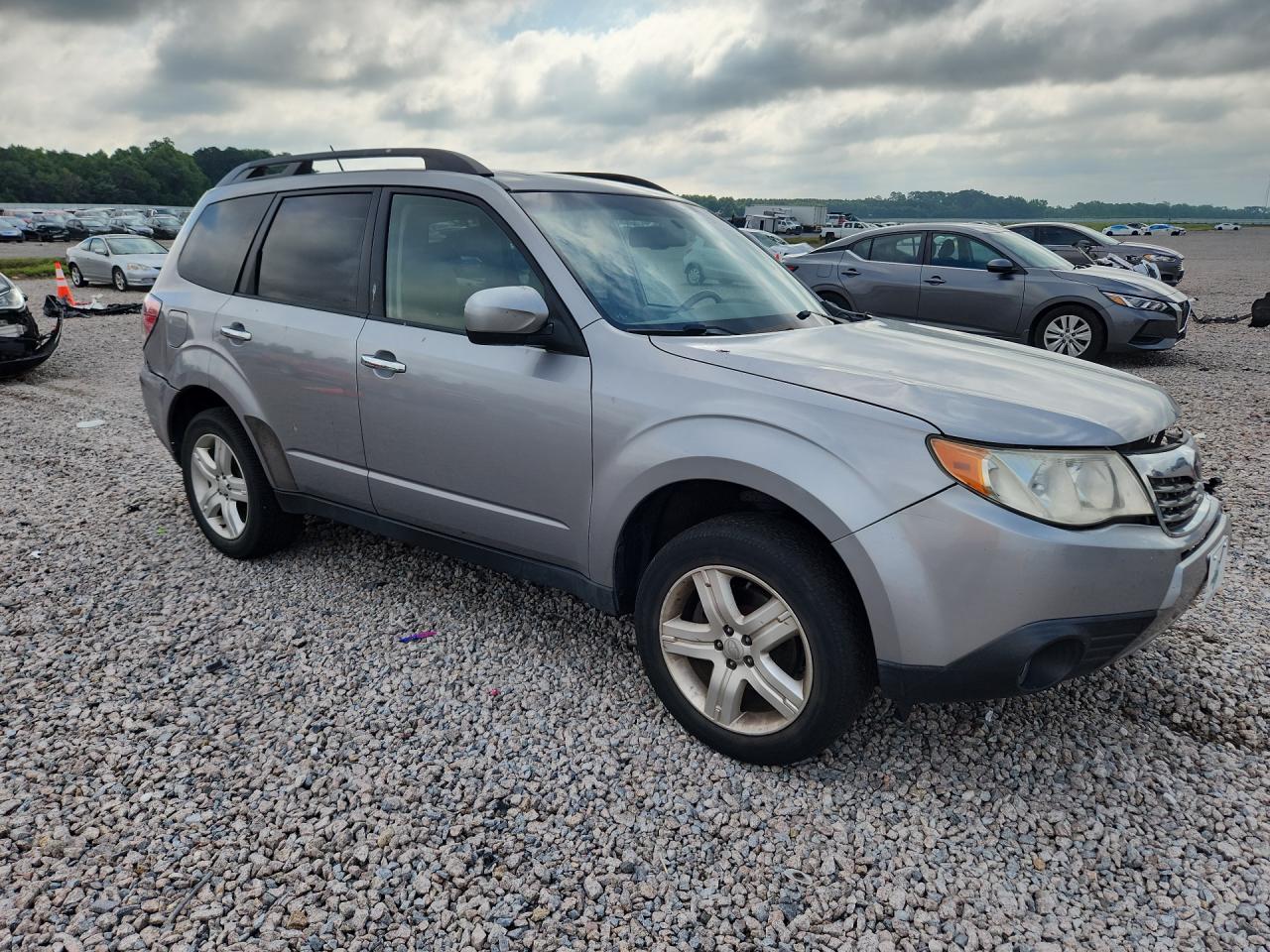 2010 Subaru Forester 2.5x Limited Silver vin: JF2SH6DC3AH791590