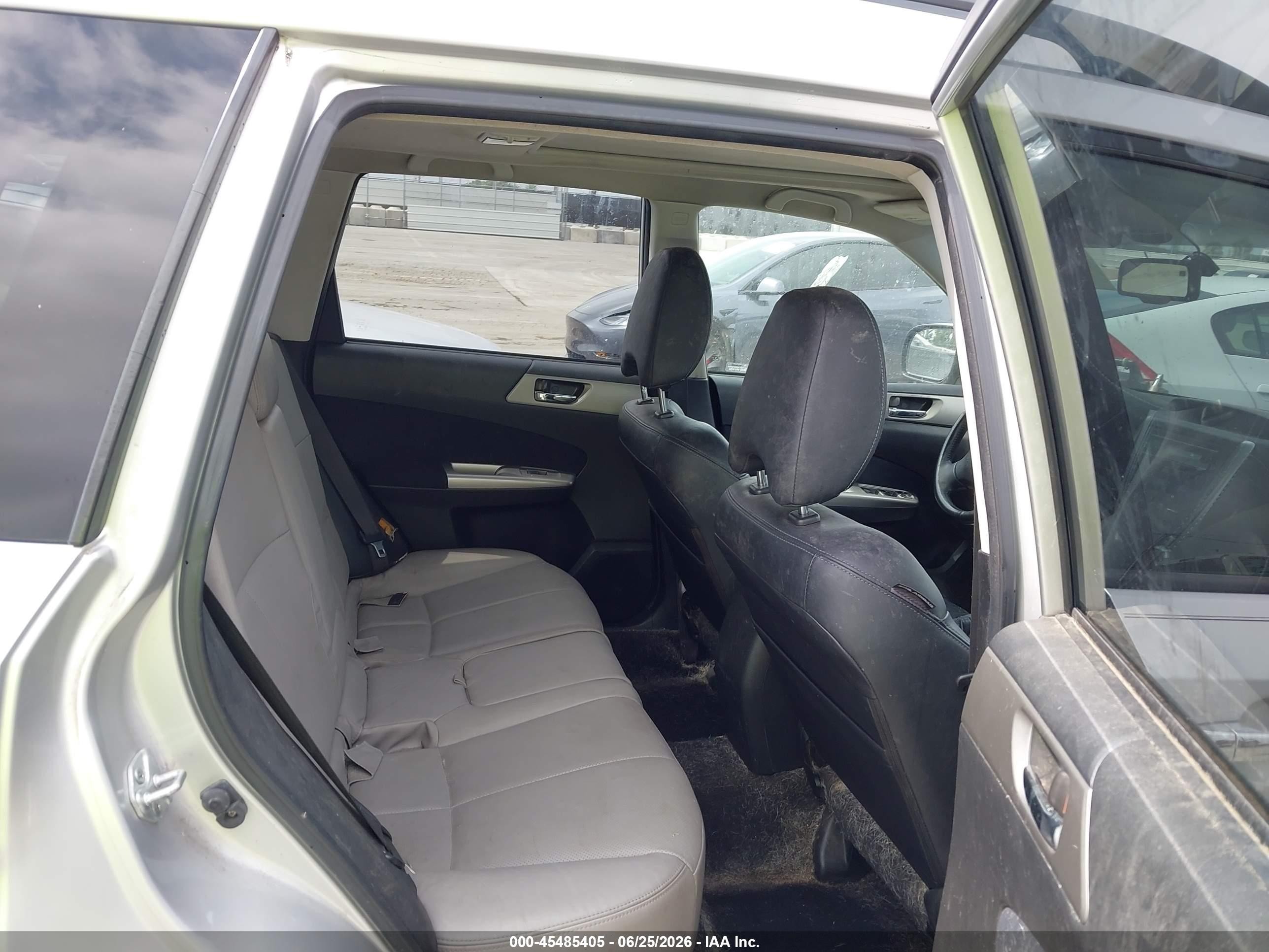 2010 Subaru Forester 2.5x Limited Silver vin: JF2SH6DC4AH707048