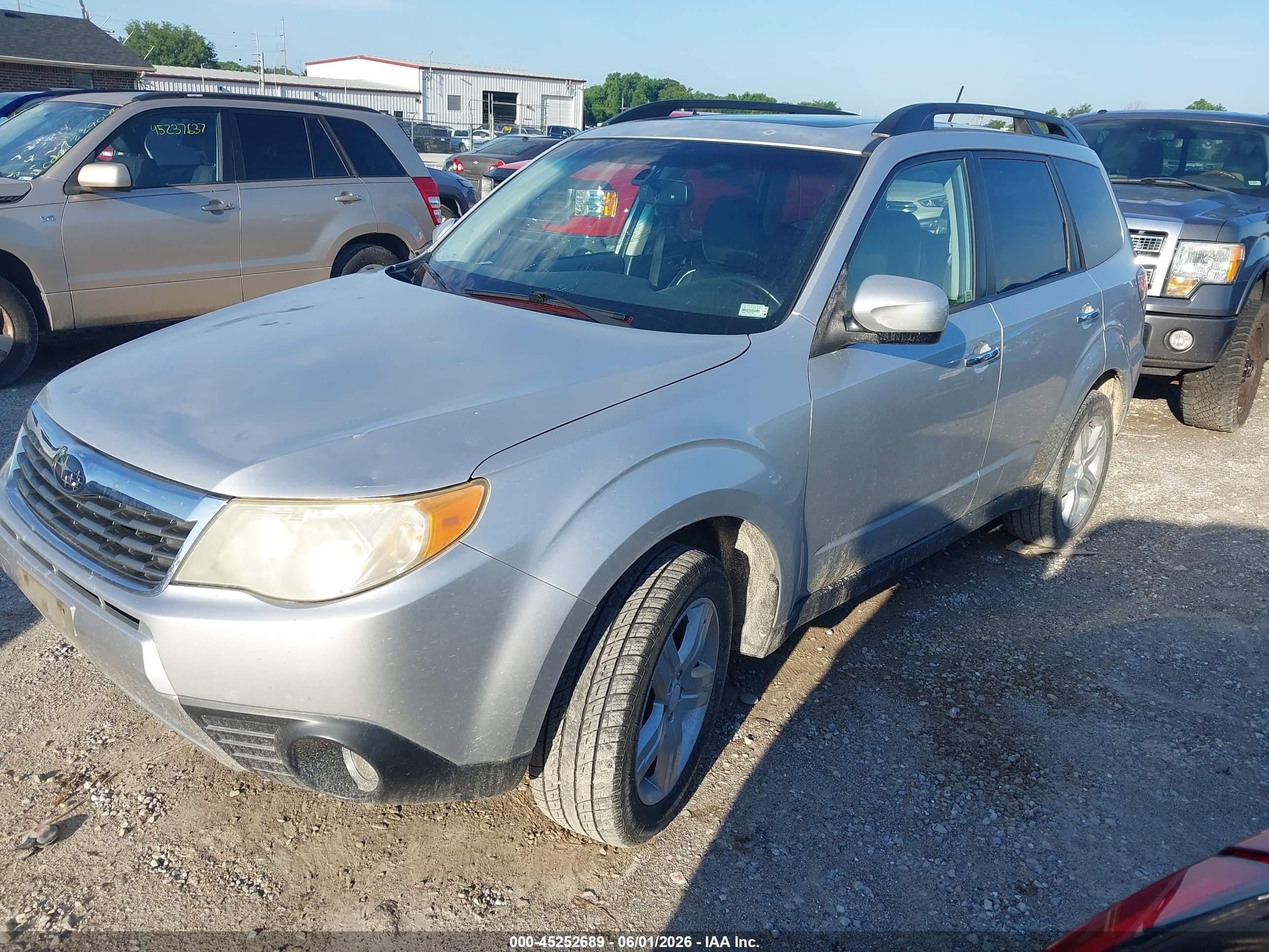 2010 Subaru Forester 2.5x Limited Silver vin: JF2SH6DC4AH778721