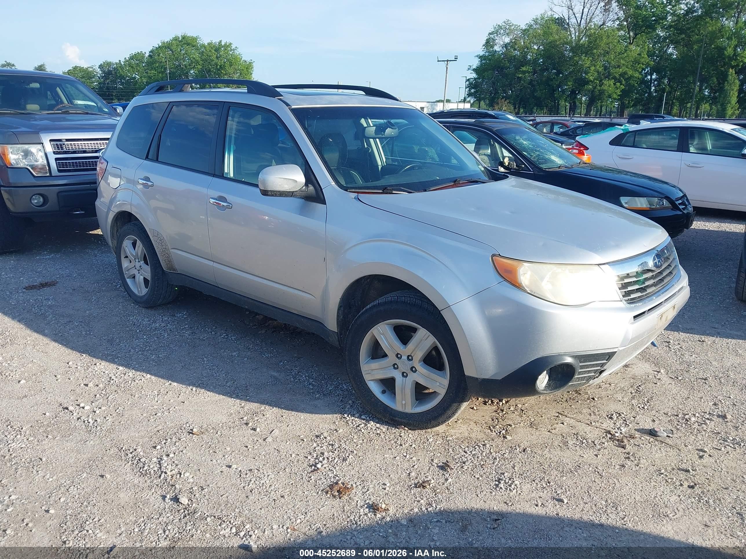 2010 Subaru Forester 2.5x Limited Silver vin: JF2SH6DC4AH778721