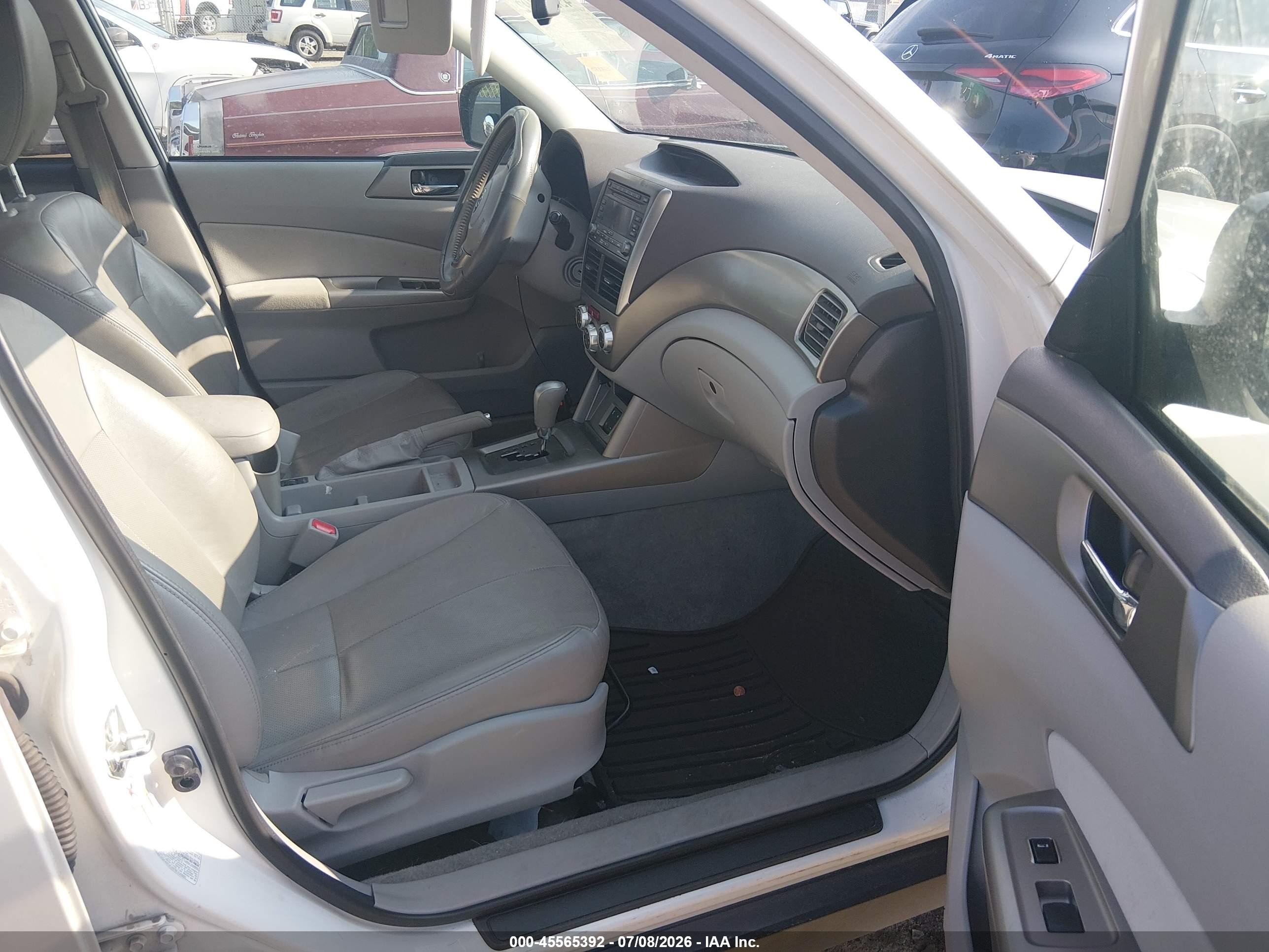 2010 Subaru Forester 2.5x Limited White vin: JF2SH6DC4AH786334