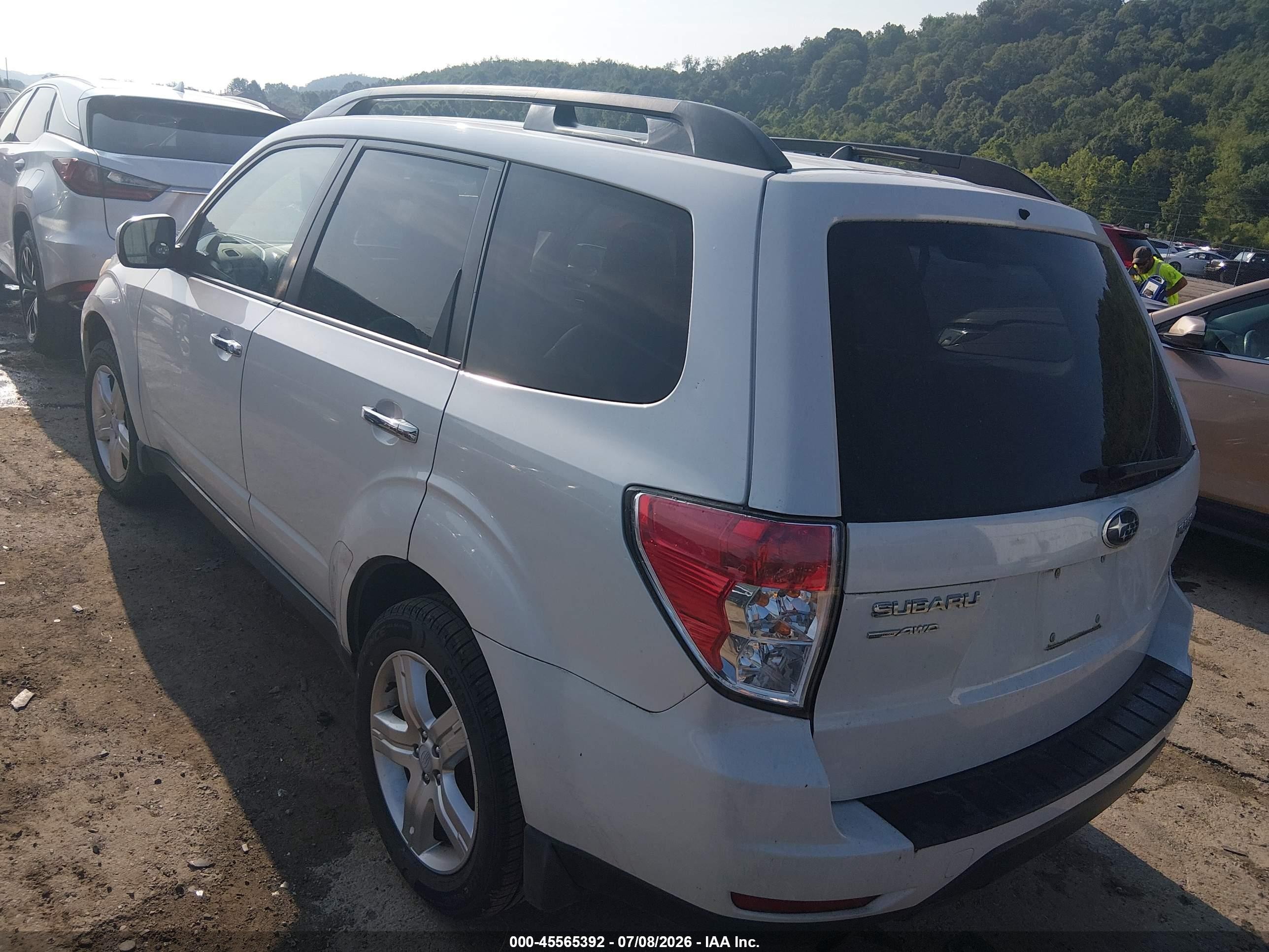 2010 Subaru Forester 2.5x Limited White vin: JF2SH6DC4AH786334