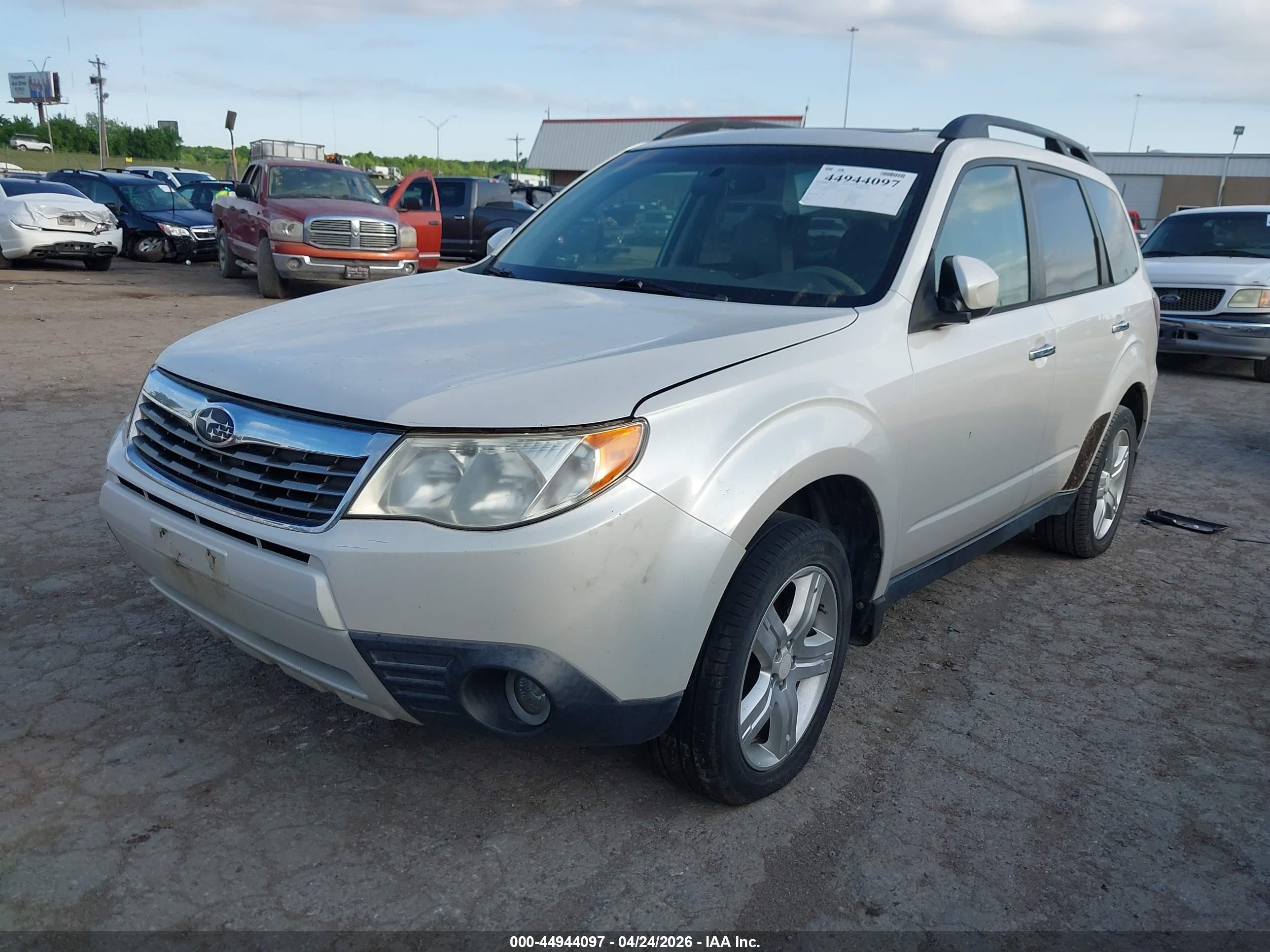 2010 Subaru Forester 2.5x Limited White vin: JF2SH6DC4AH900638