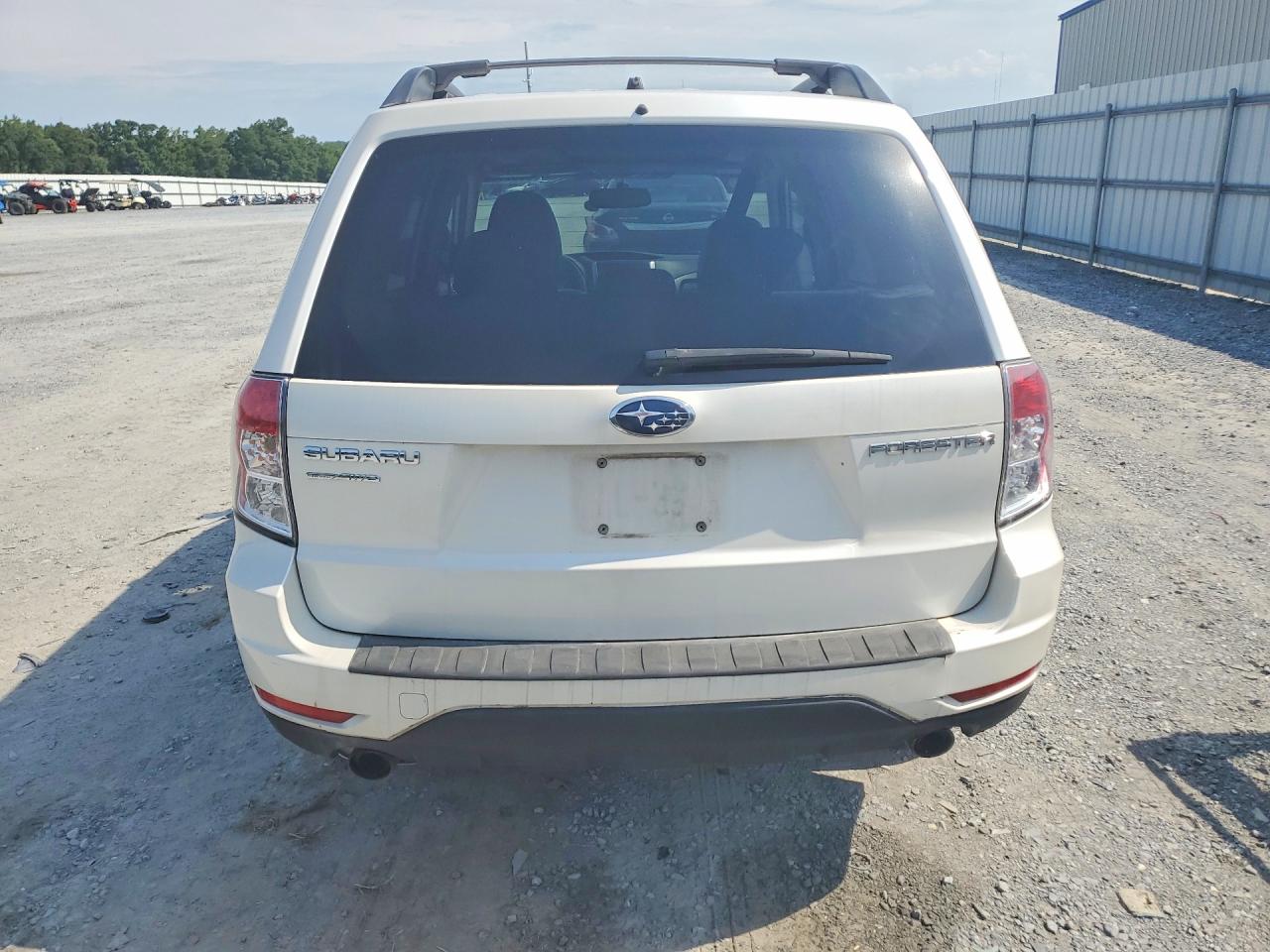 2010 Subaru Forester 2.5x Limited White vin: JF2SH6DC5AH710069