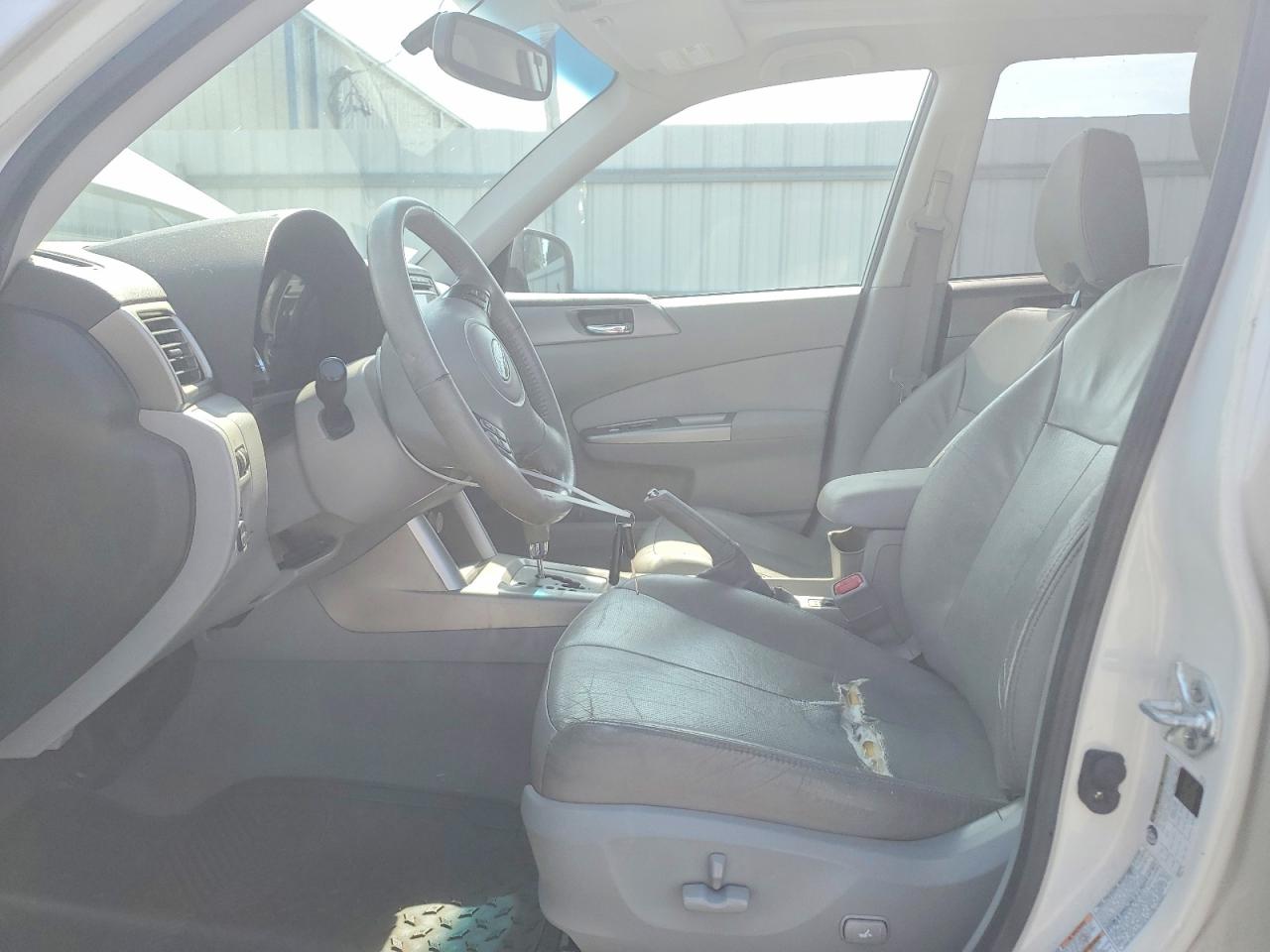 2010 Subaru Forester 2.5x Limited White vin: JF2SH6DC5AH710069