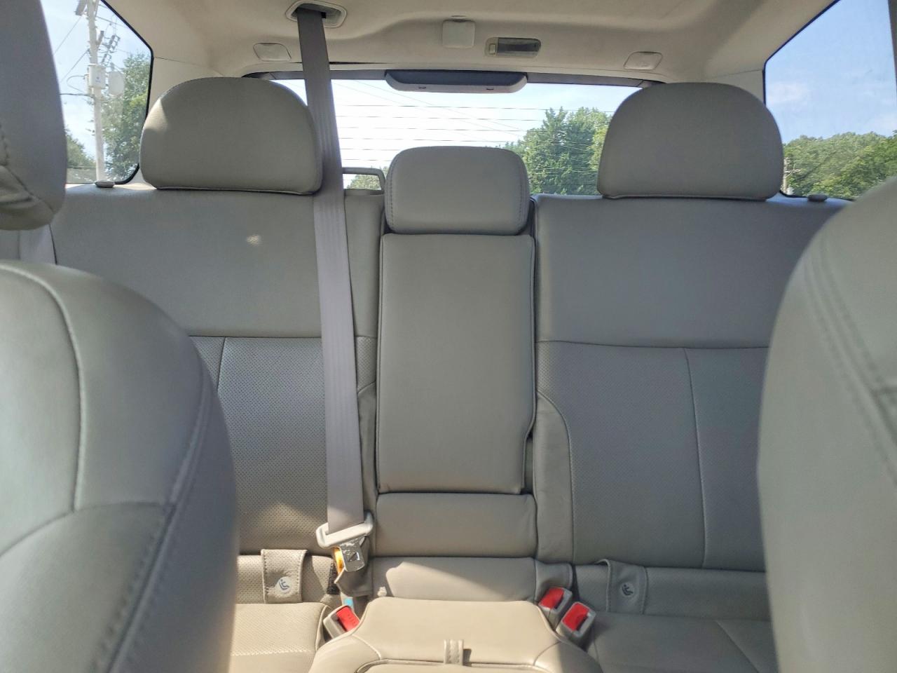 2010 Subaru Forester 2.5x Limited White vin: JF2SH6DC5AH710069