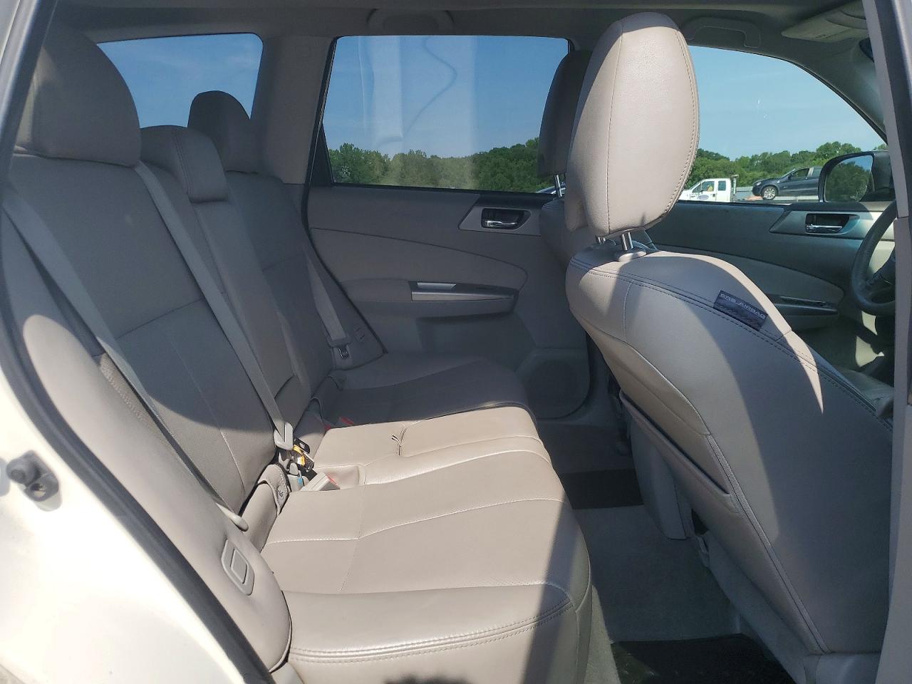 2010 Subaru Forester 2.5x Limited White vin: JF2SH6DC5AH710069