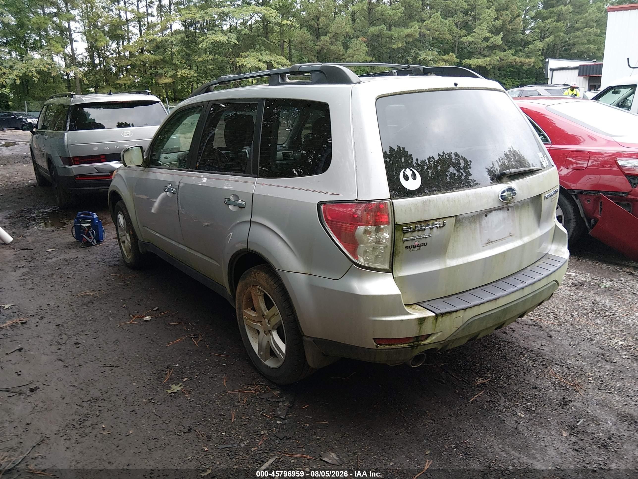 2010 Subaru Forester 2.5x Limited Silver vin: JF2SH6DC5AH734128
