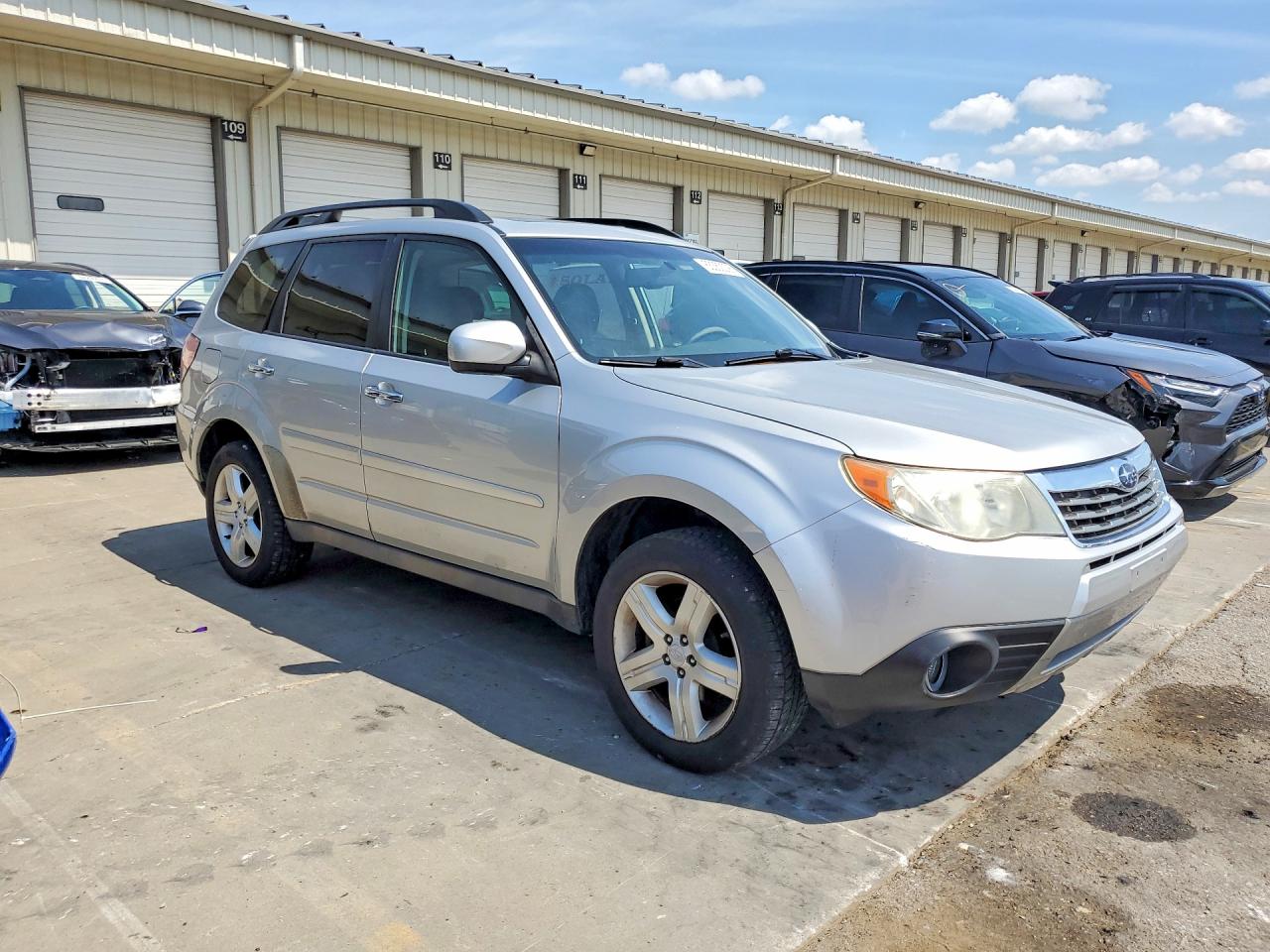 2010 Subaru Forester 2.5x Limited Silver vin: JF2SH6DC5AH737367