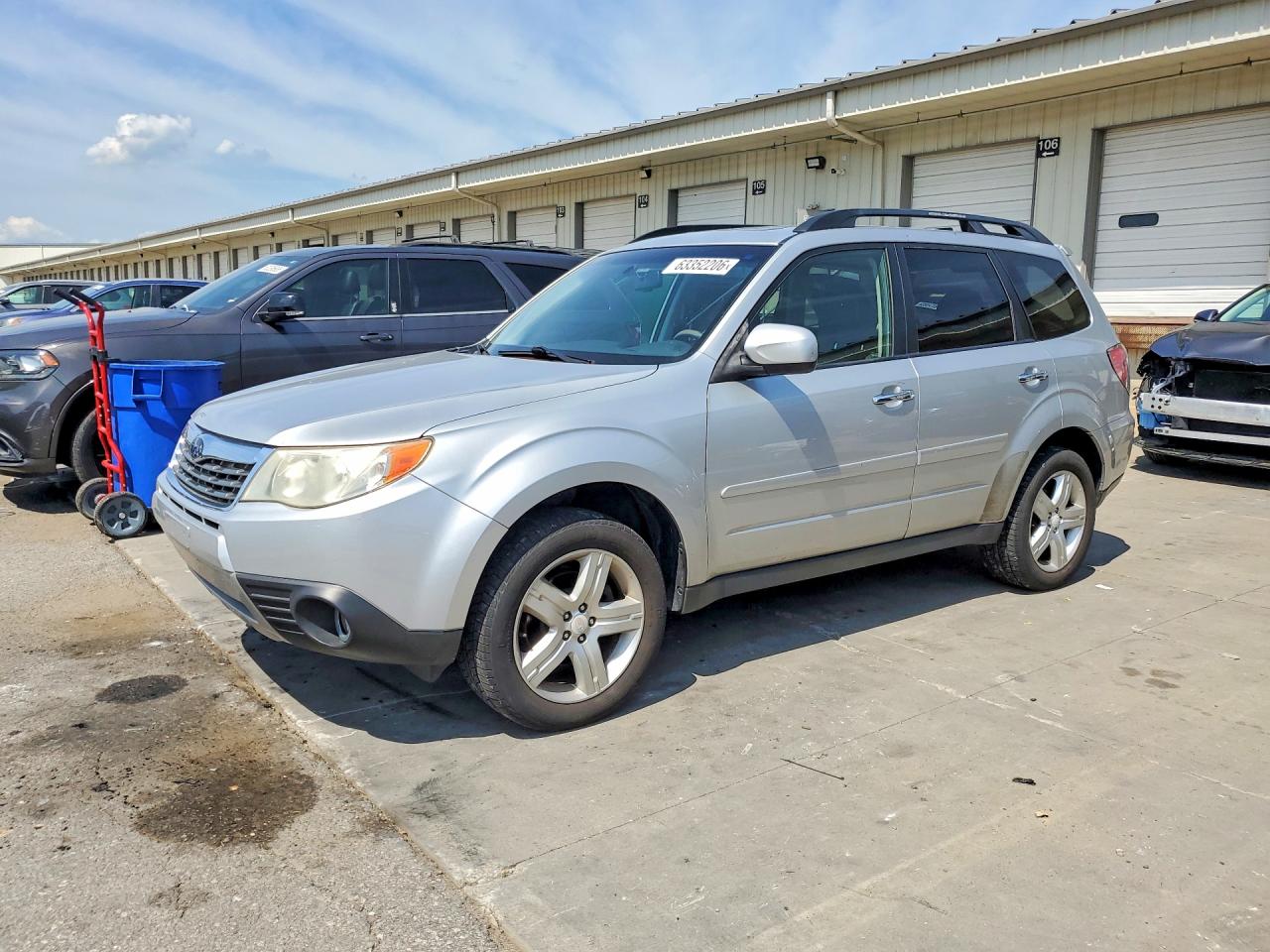 2010 Subaru Forester 2.5x Limited Silver vin: JF2SH6DC5AH737367