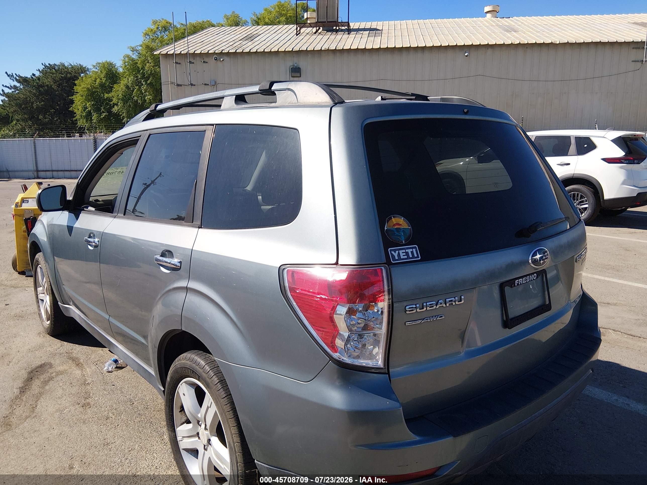 2010 Subaru Forester 2.5x Limited Light Blue vin: JF2SH6DC5AH769185