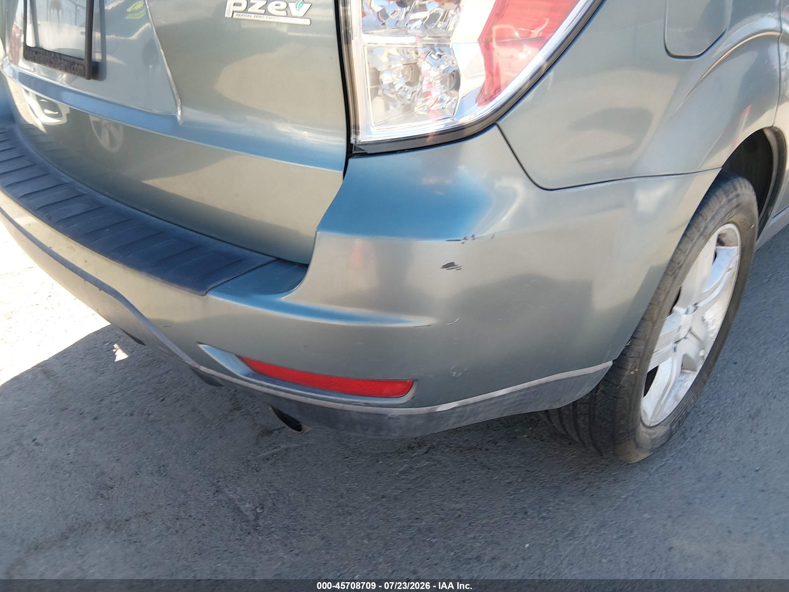 2010 Subaru Forester 2.5x Limited Light Blue vin: JF2SH6DC5AH769185
