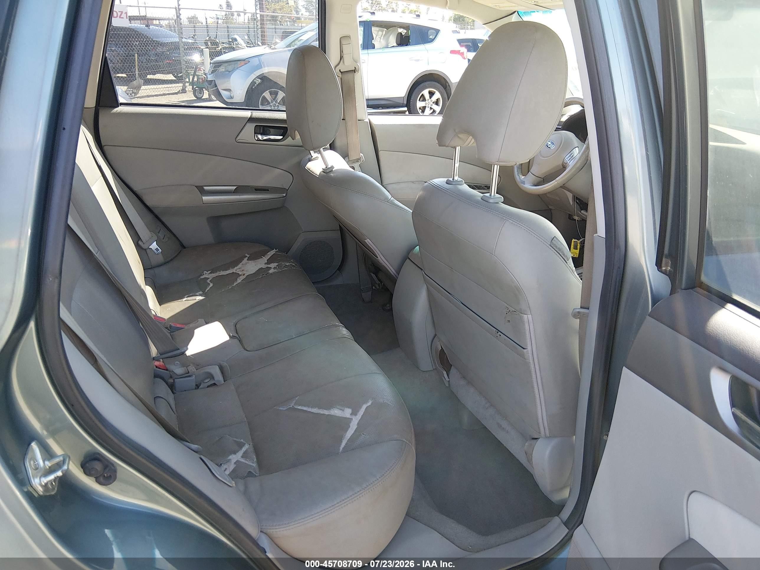 2010 Subaru Forester 2.5x Limited Light Blue vin: JF2SH6DC5AH769185