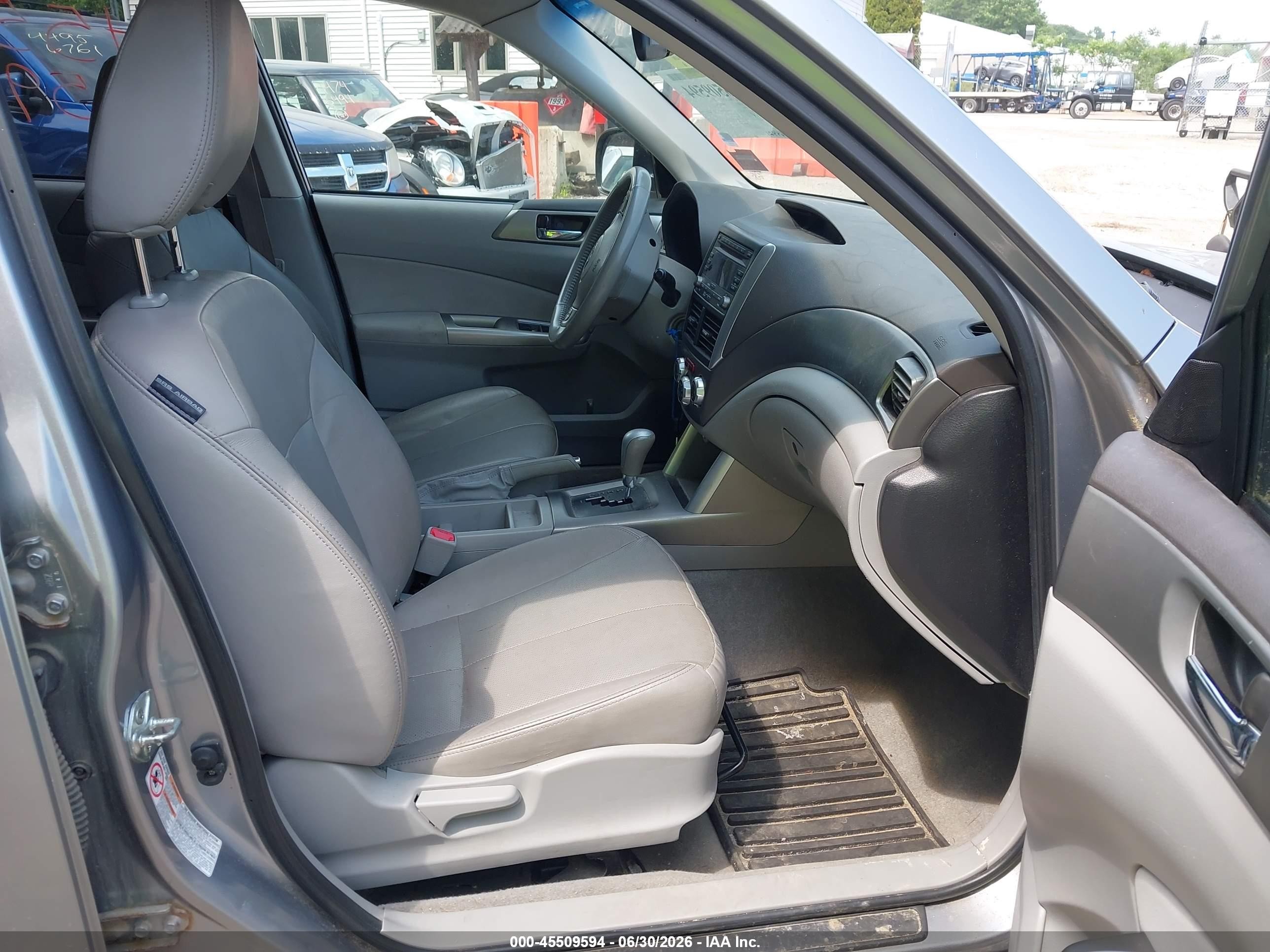 2010 Subaru Forester 2.5x Limited Silver vin: JF2SH6DC5AH780929