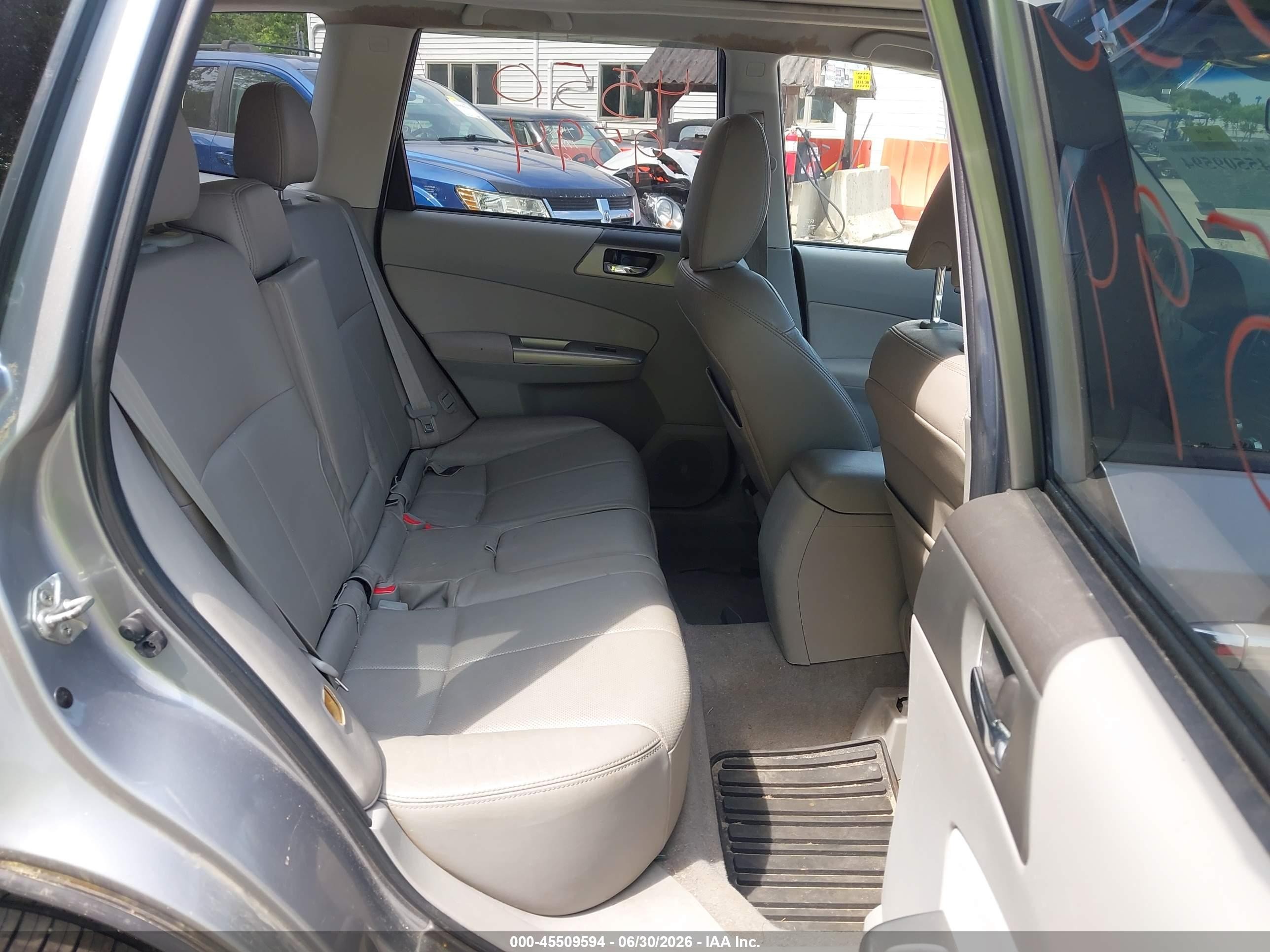 2010 Subaru Forester 2.5x Limited Silver vin: JF2SH6DC5AH780929