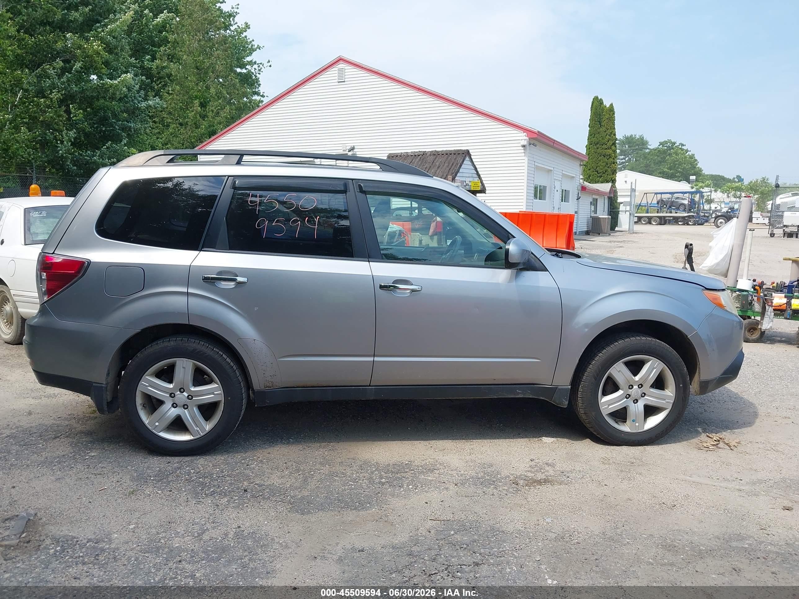 2010 Subaru Forester 2.5x Limited Silver vin: JF2SH6DC5AH780929
